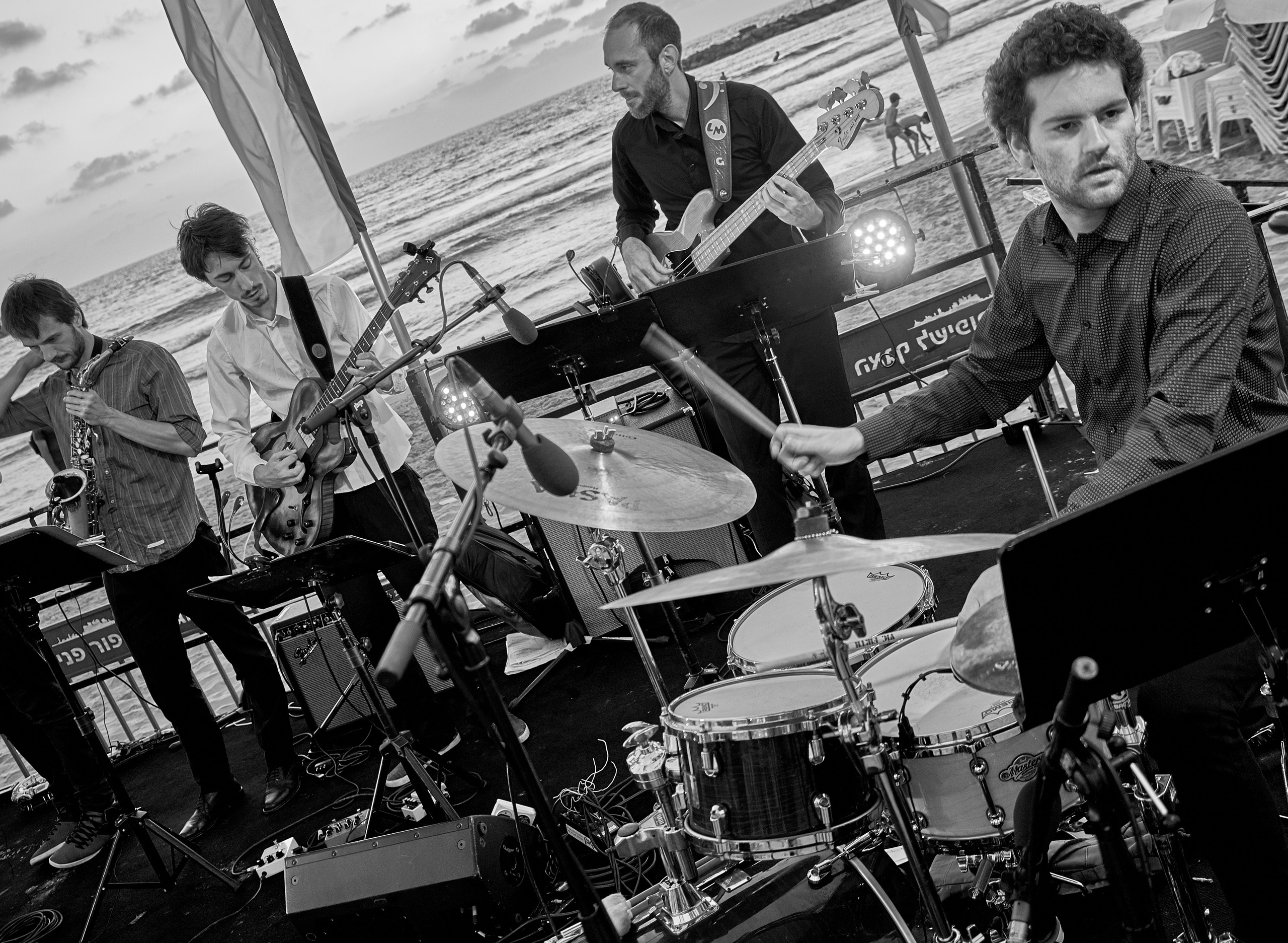 Middle East Photo Agency סוכנות צילום המזרח התיכון — צילום מקצועי והדפסת מגנטים לאירועים