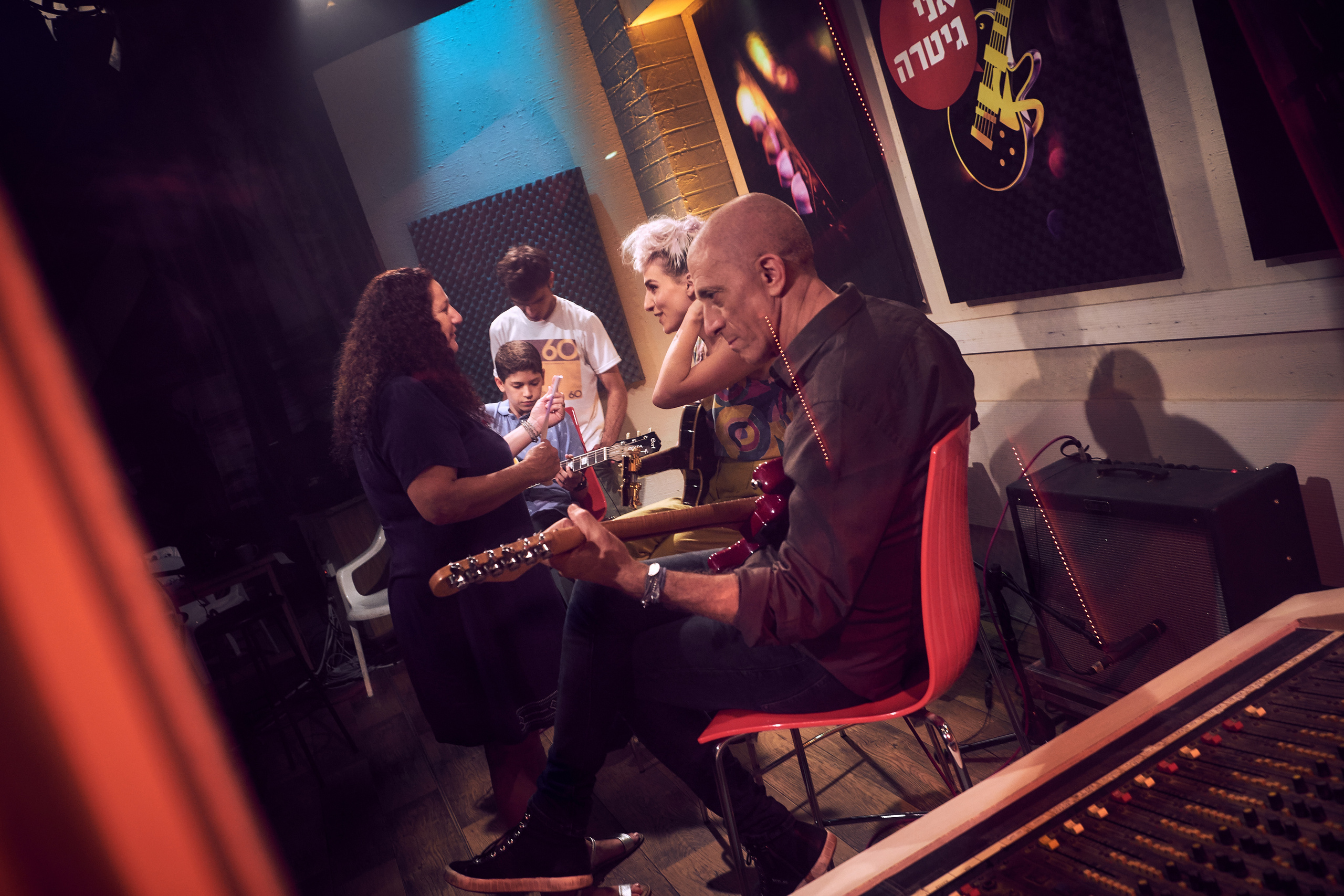 TV Hinuhit 2. Middle East Photo Agency סוכנות צילום המזרח התיכון — צילום מקצועי והדפסת מגנטים לאירועים