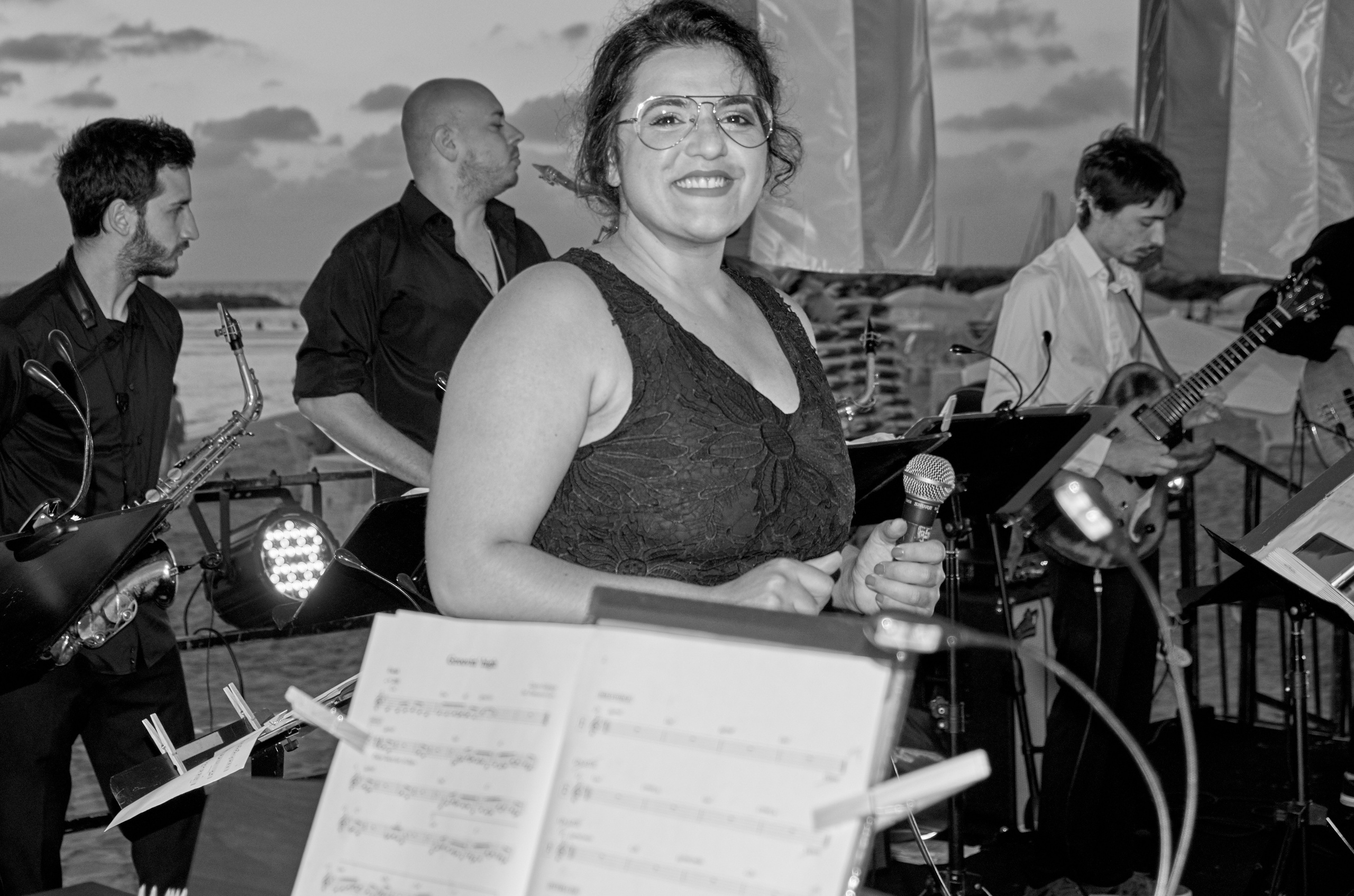 Middle East Photo Agency סוכנות צילום המזרח התיכון — צילום מקצועי והדפסת מגנטים לאירועים