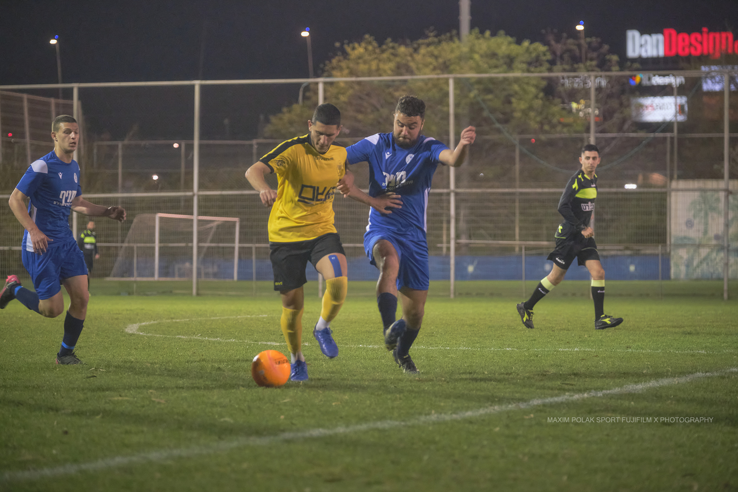 כדורגל. Middle East Photo Agency — Weddings, Bar & Bat Mitzvahs, Brit Milah, Theater, Magnets, Portraits