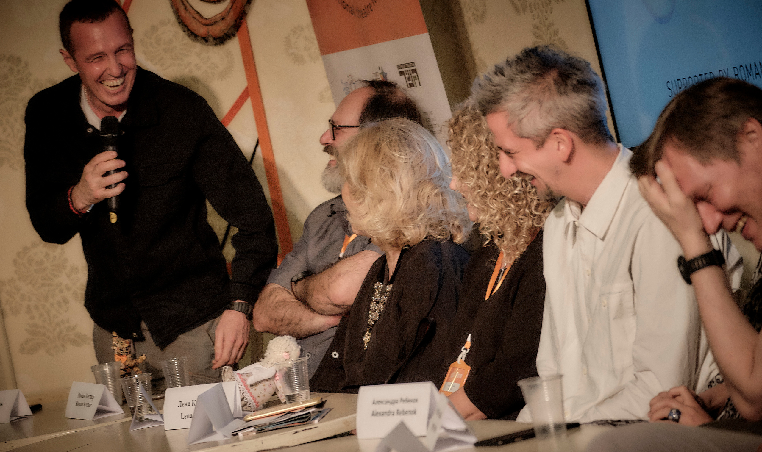 MXT Moscow. Middle East Photo Agency סוכנות צילום המזרח התיכון — צילום מקצועי והדפסת מגנטים לאירועים