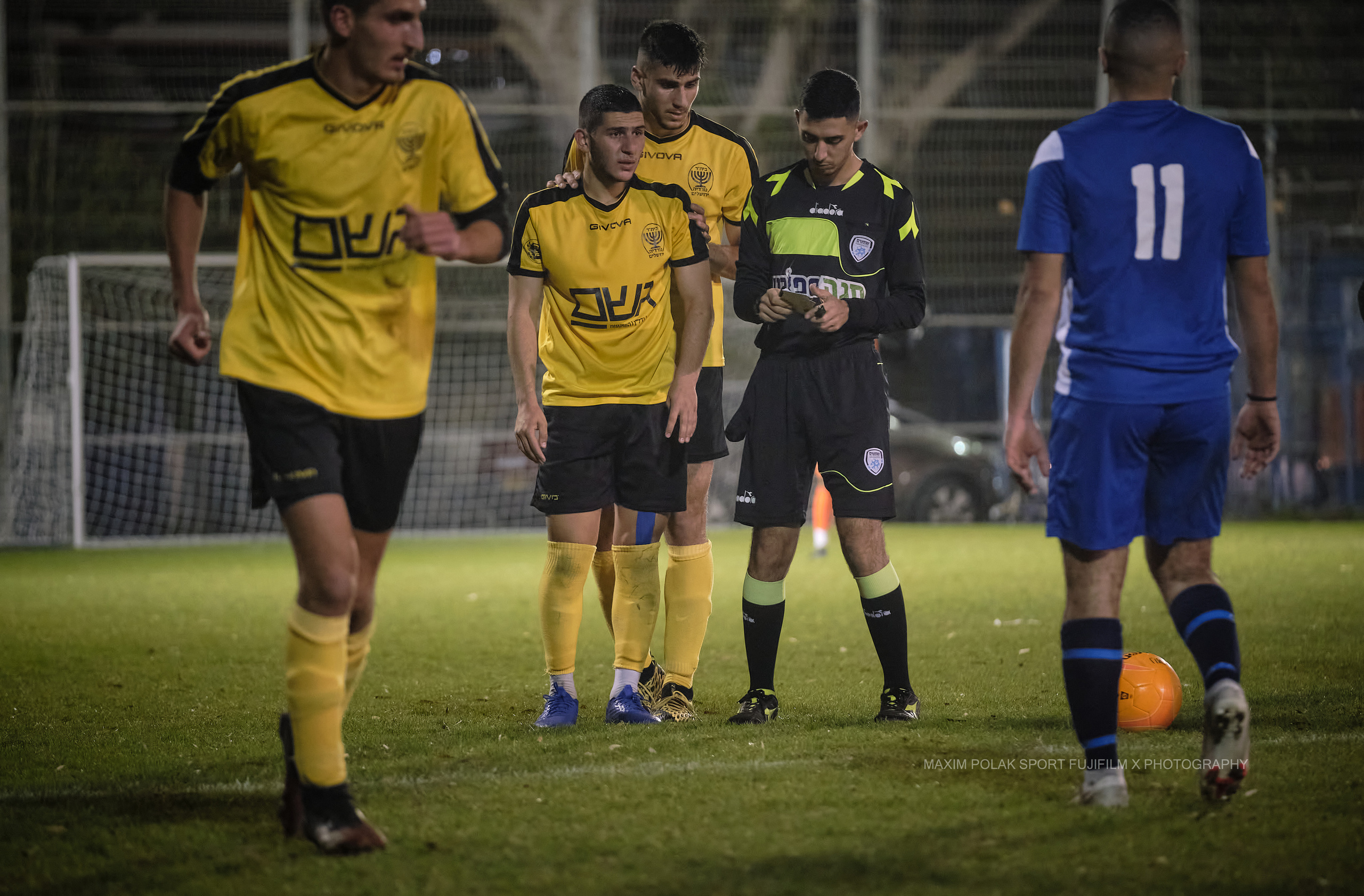 כדורגל. Middle East Photo Agency — Weddings, Bar & Bat Mitzvahs, Brit Milah, Theater, Magnets, Portraits