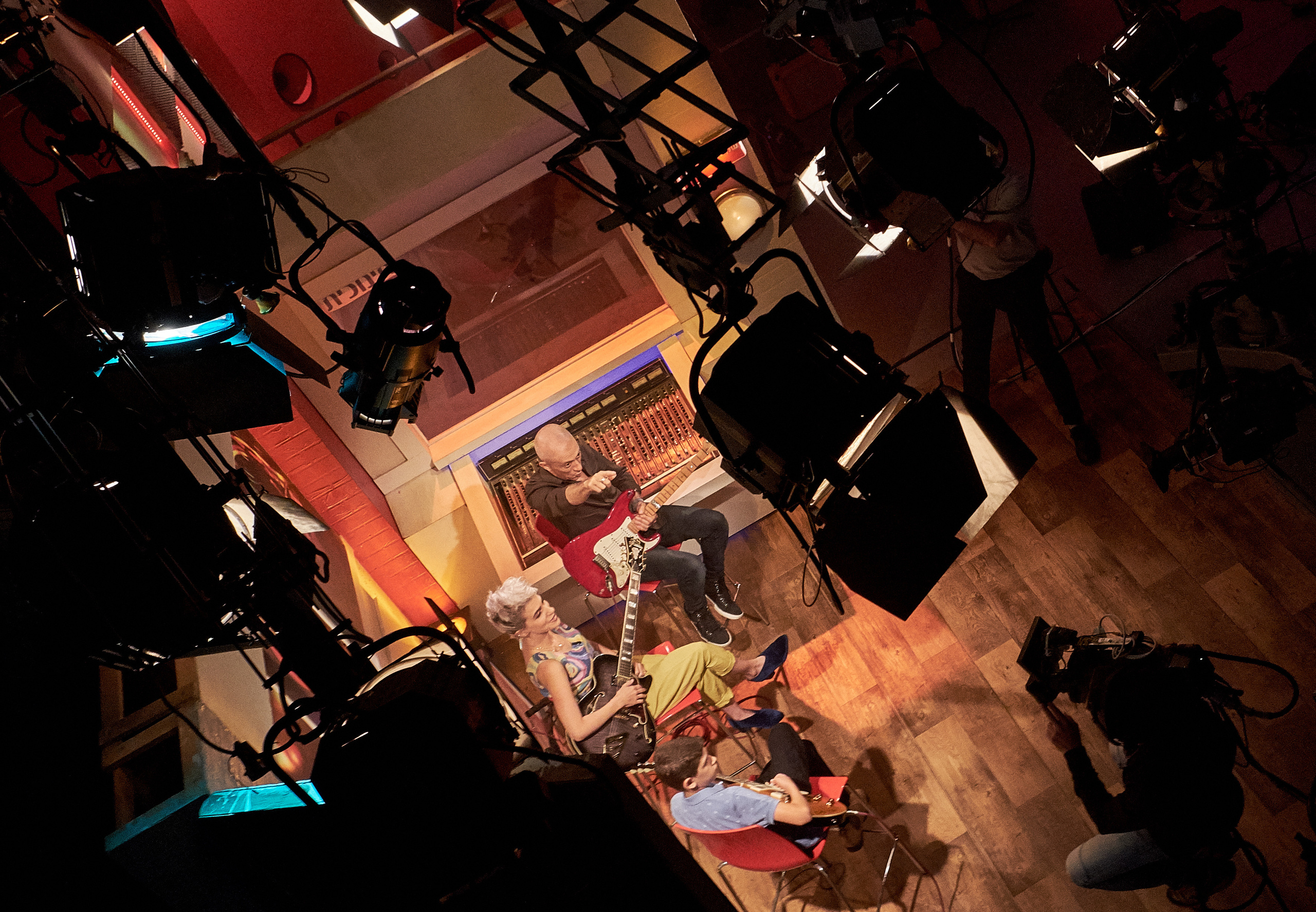 TV Hinuhit 2. Middle East Photo Agency סוכנות צילום המזרח התיכון — צילום מקצועי והדפסת מגנטים לאירועים