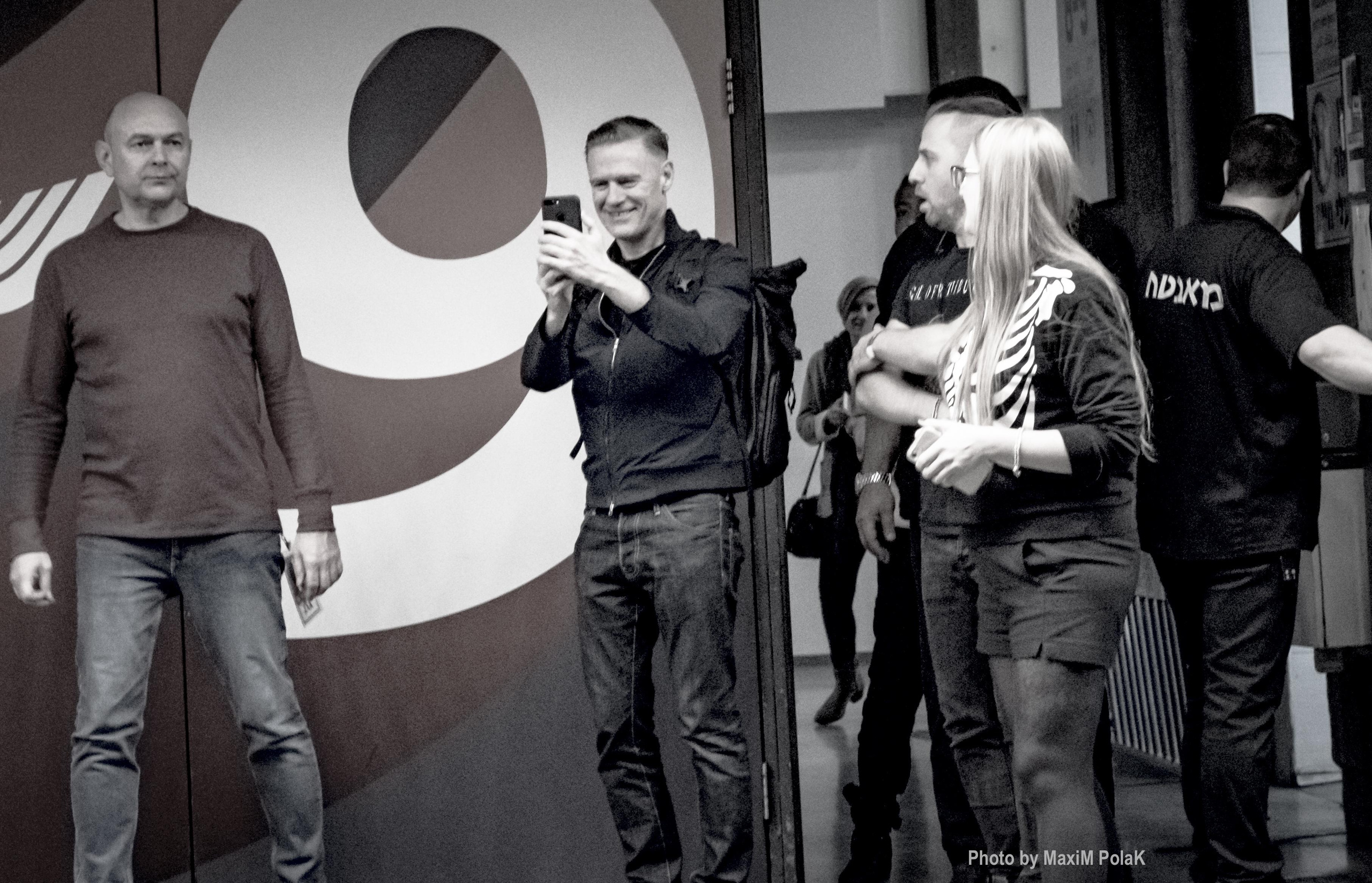 BRYAN ADAMS. Middle East Photo Agency סוכנות צילום המזרח התיכון — צילום מקצועי והדפסת מגנטים לאירועים