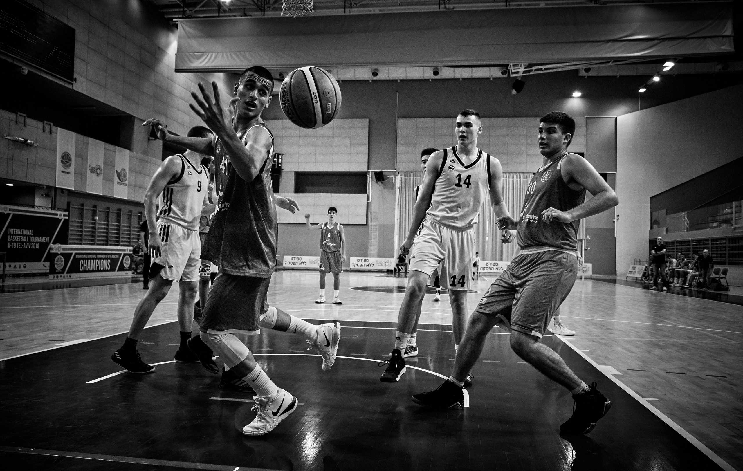 U-19 International Basketball Tournament. Middle East Photo Agency סוכנות צילום המזרח התיכון — צילום מקצועי והדפסת מגנטים לאירועים