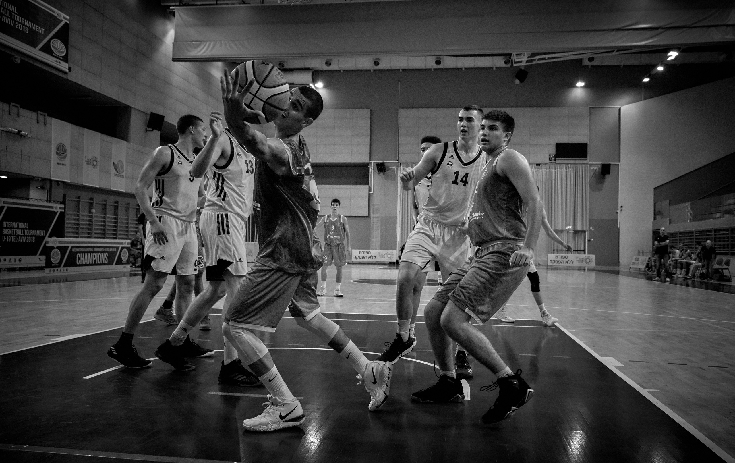 U-19 International Basketball Tournament. Middle East Photo Agency סוכנות צילום המזרח התיכון — צילום מקצועי והדפסת מגנטים לאירועים