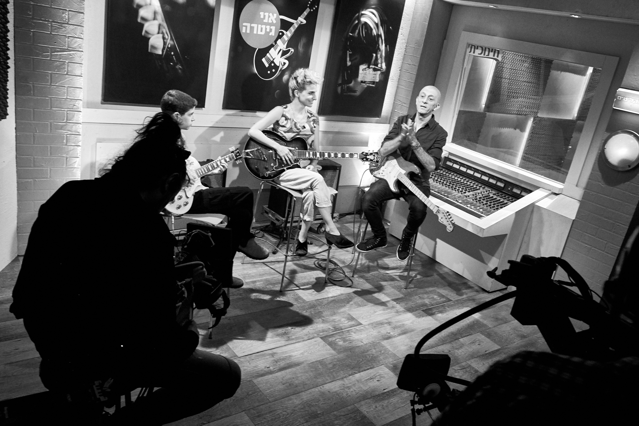 TV Hinuhit 2. Middle East Photo Agency סוכנות צילום המזרח התיכון — צילום מקצועי והדפסת מגנטים לאירועים