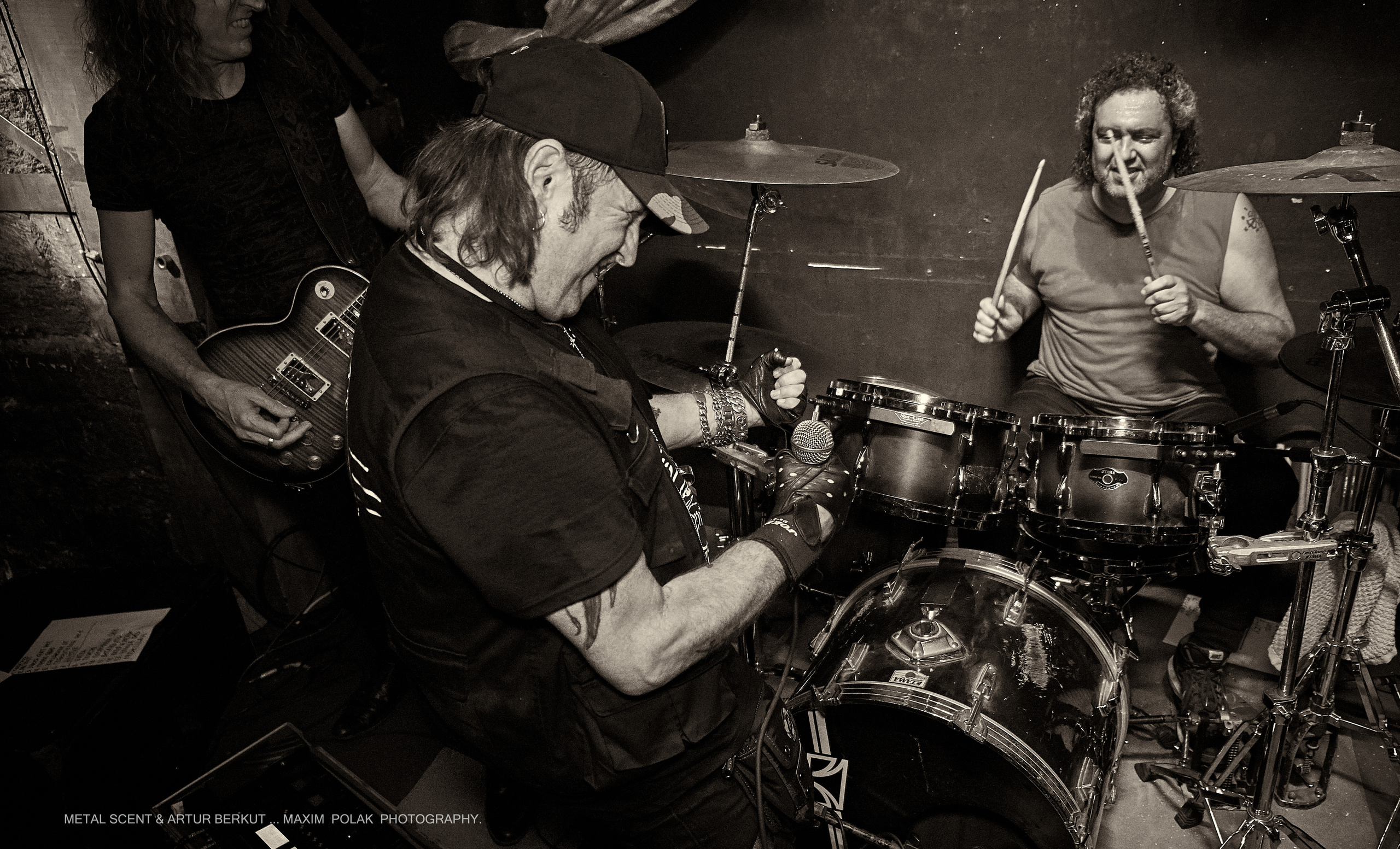 Artur Bercut Show in Haifa. Middle East Photo Agency — Weddings, Bar & Bat Mitzvahs, Brit Milah, Theater, Magnets, Portraits