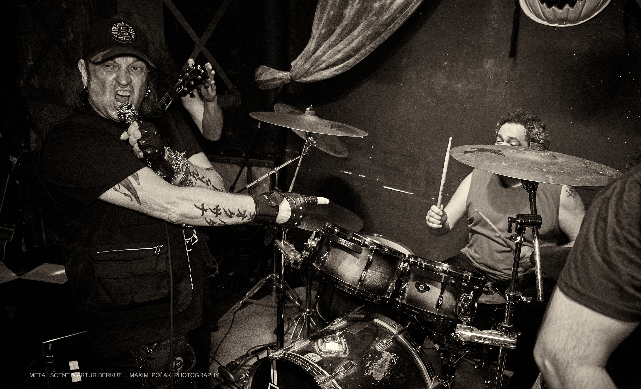 Artur Bercut Show in Haifa. Middle East Photo Agency — Weddings, Bar & Bat Mitzvahs, Brit Milah, Theater, Magnets, Portraits