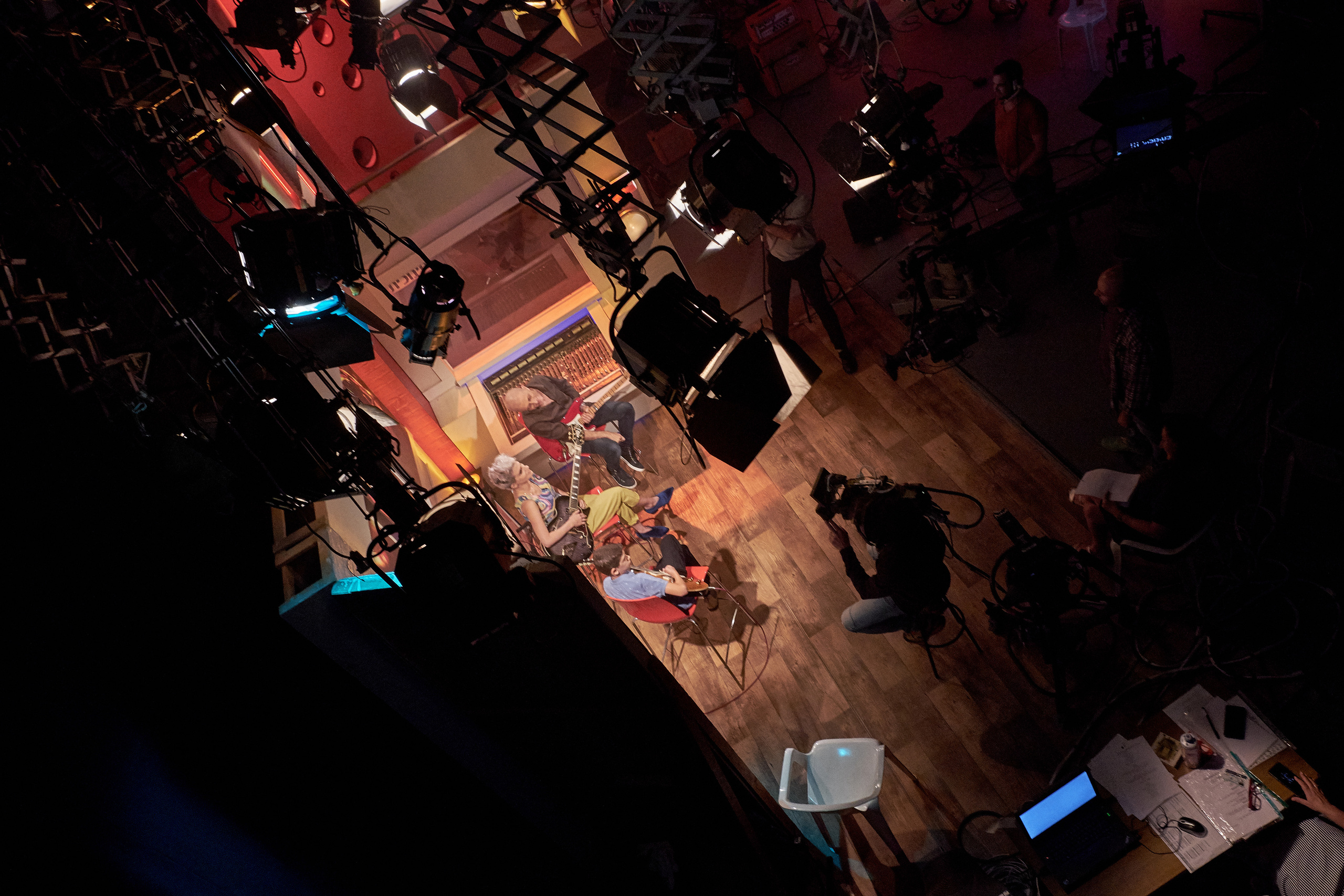 TV Hinuhit 2. Middle East Photo Agency סוכנות צילום המזרח התיכון — צילום מקצועי והדפסת מגנטים לאירועים