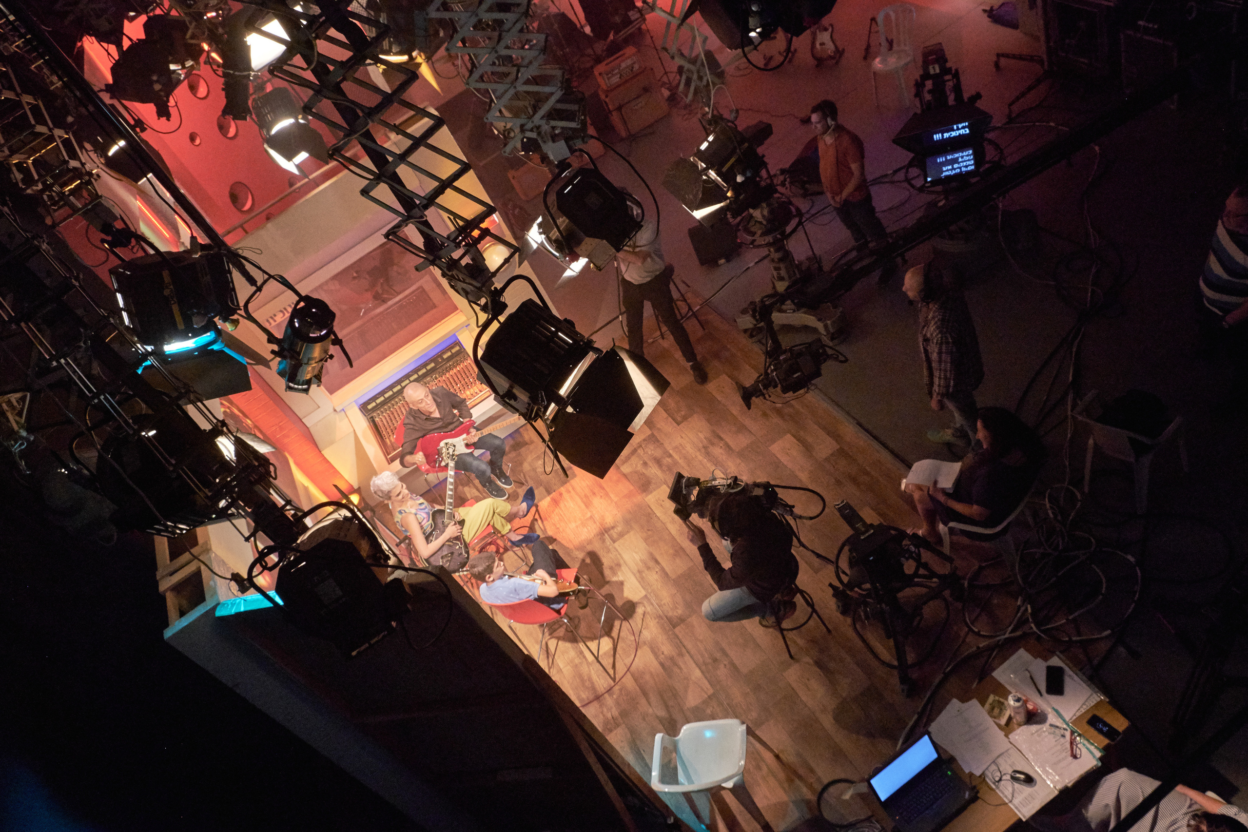 TV Hinuhit 2. Middle East Photo Agency סוכנות צילום המזרח התיכון — צילום מקצועי והדפסת מגנטים לאירועים