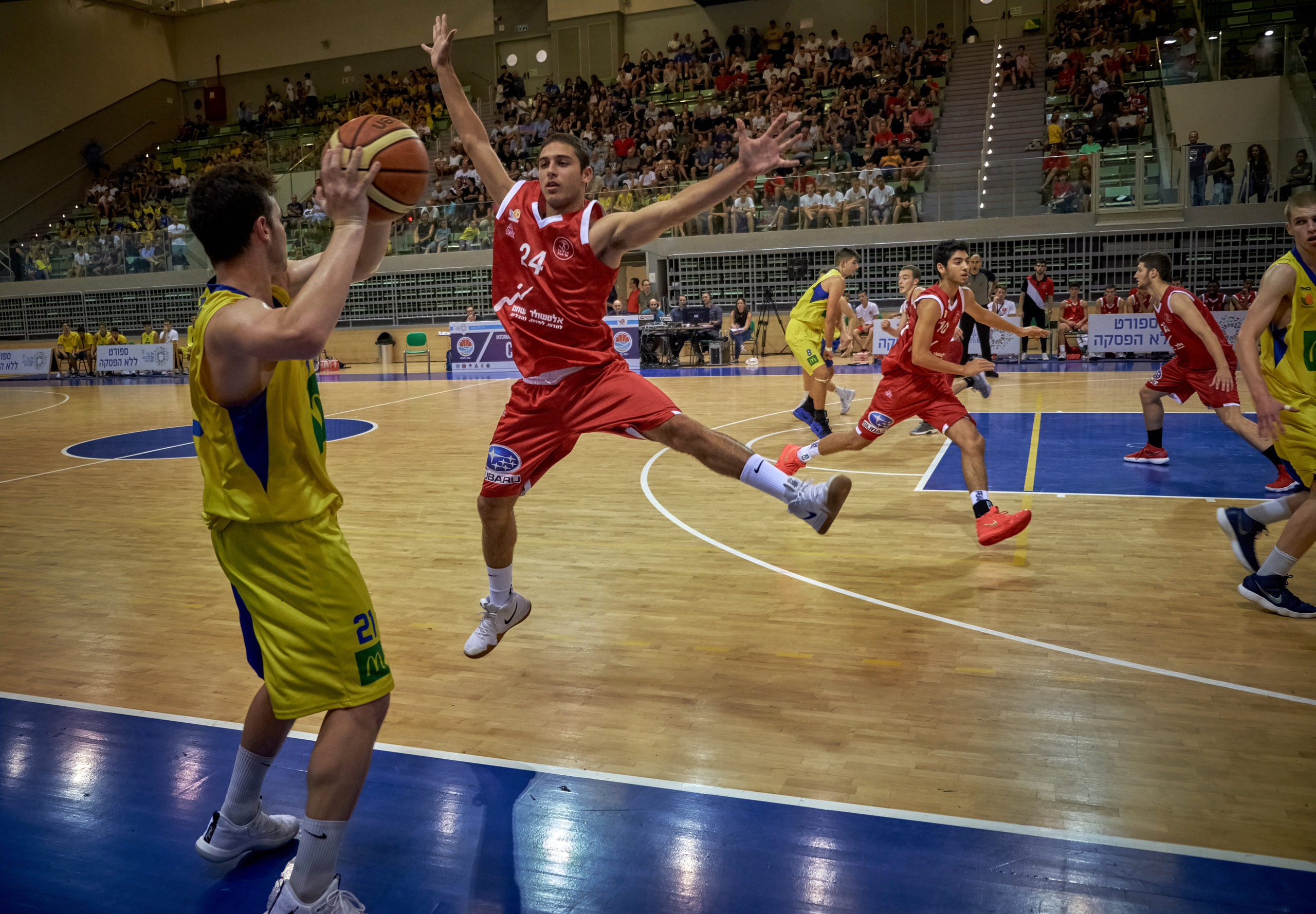 U-19 International Basketball Tournament. Middle East Photo Agency סוכנות צילום המזרח התיכון — צילום מקצועי והדפסת מגנטים לאירועים