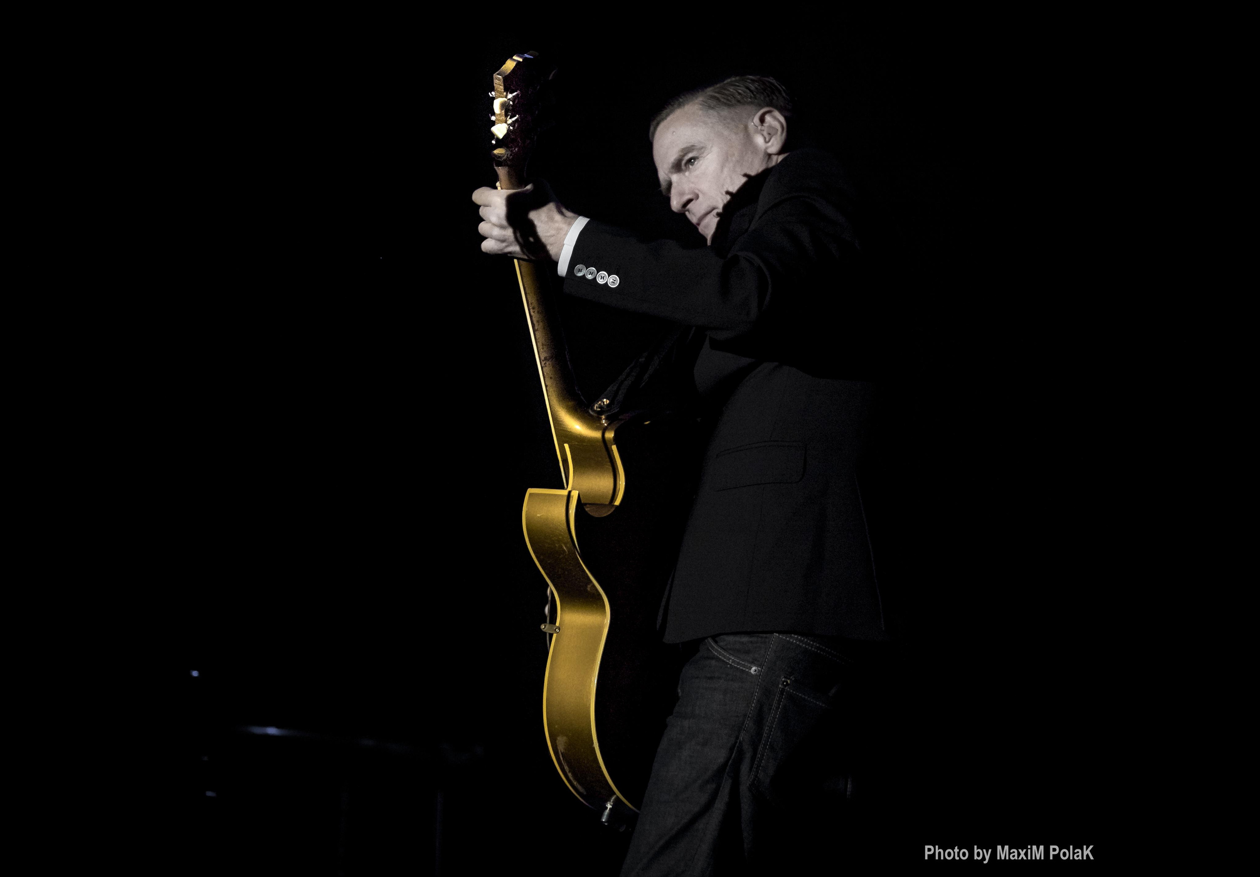 BRYAN ADAMS. Middle East Photo Agency סוכנות צילום המזרח התיכון — צילום מקצועי והדפסת מגנטים לאירועים