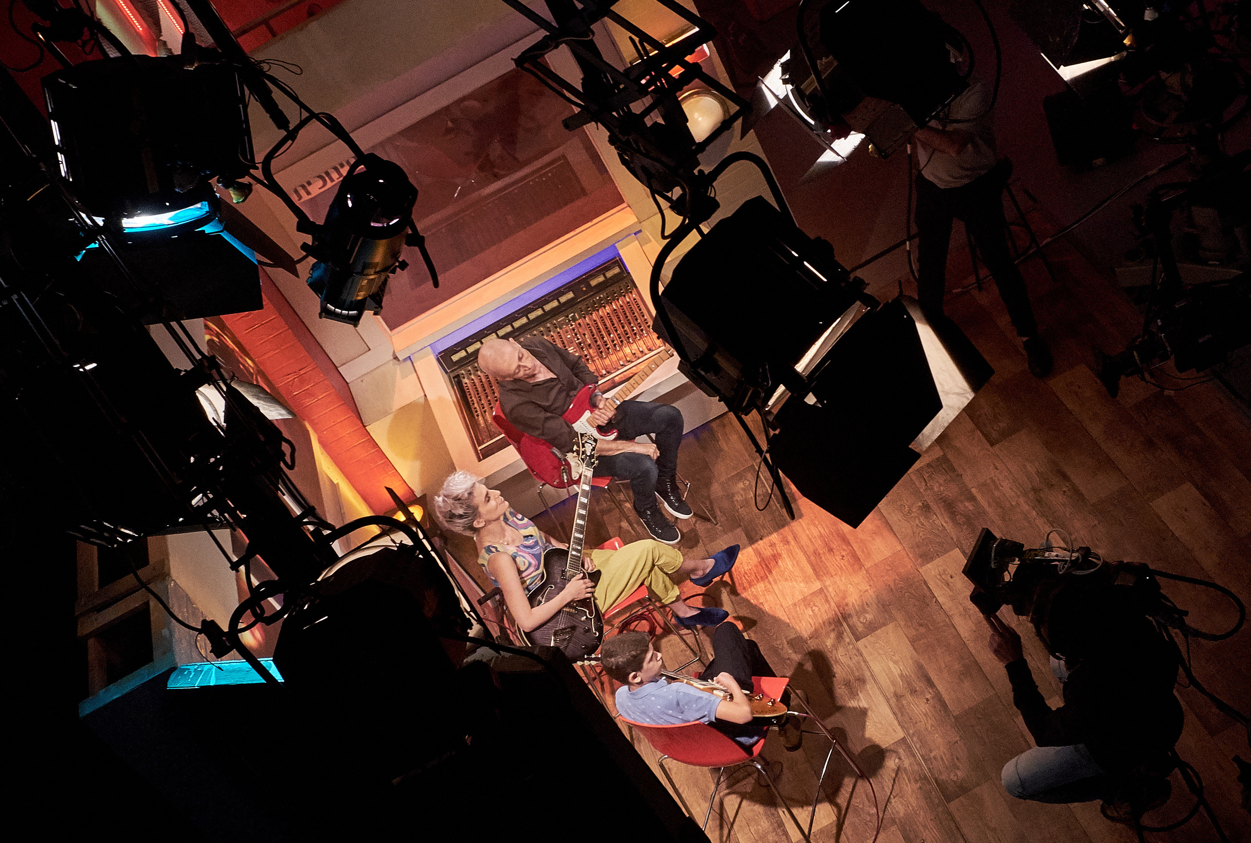 TV Hinuhit 2. Middle East Photo Agency סוכנות צילום המזרח התיכון — צילום מקצועי והדפסת מגנטים לאירועים