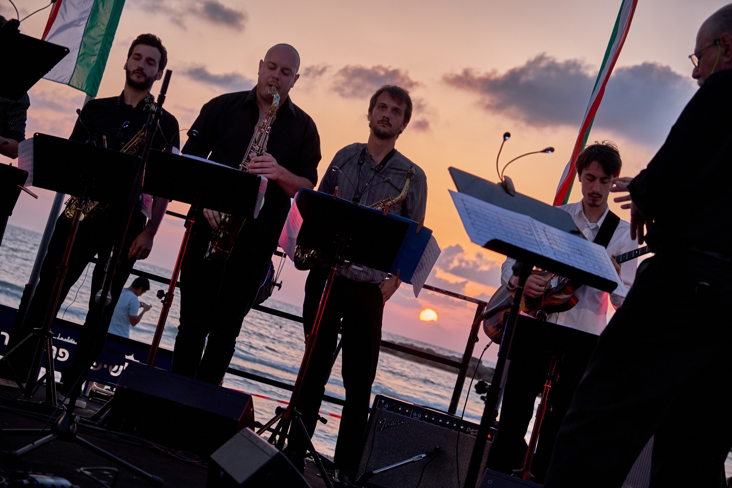 Middle East Photo Agency סוכנות צילום המזרח התיכון — צילום מקצועי והדפסת מגנטים לאירועים