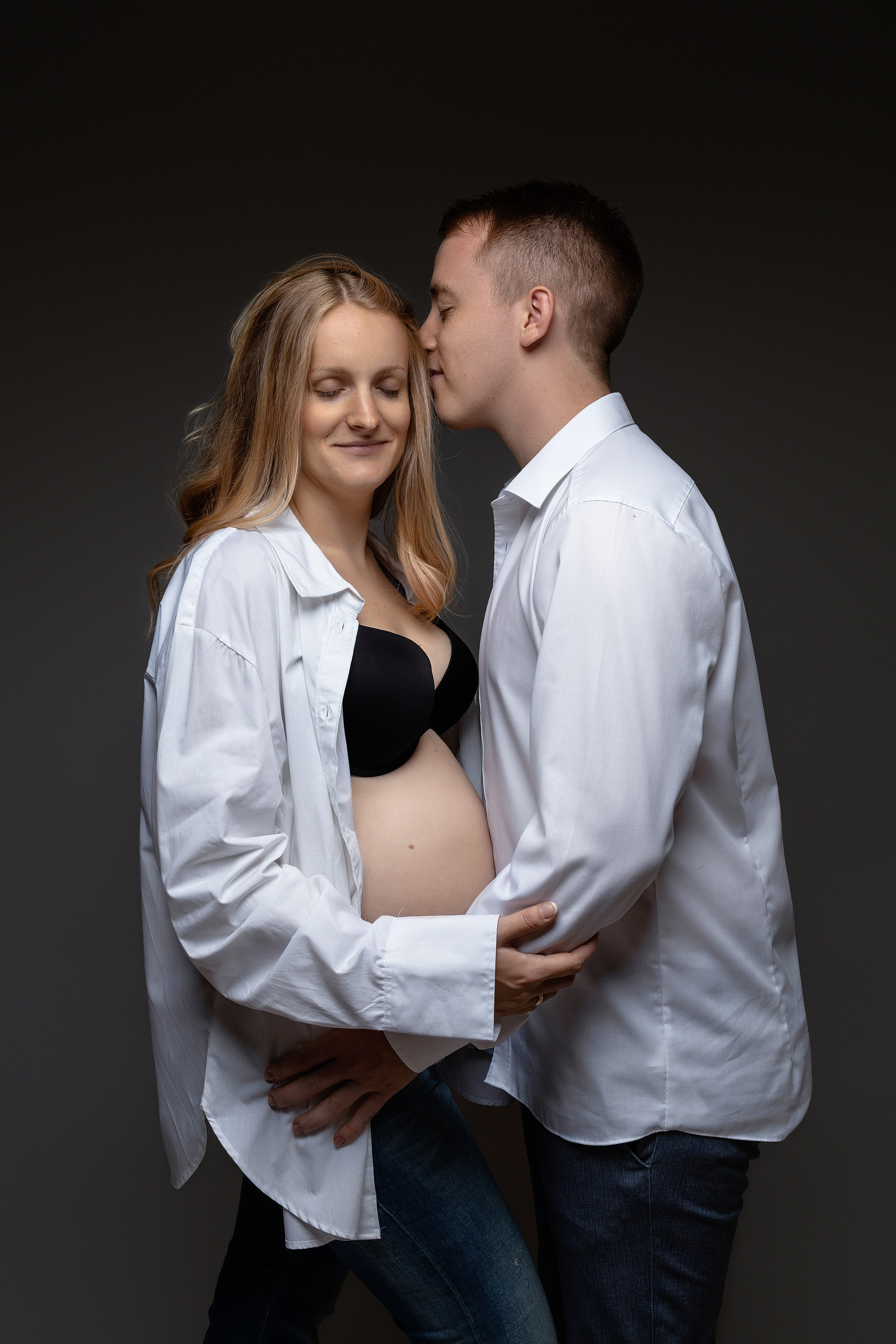 Babybauch. Neugeborene- Schwangerschaft- und Kinder Fotografin in Lehre