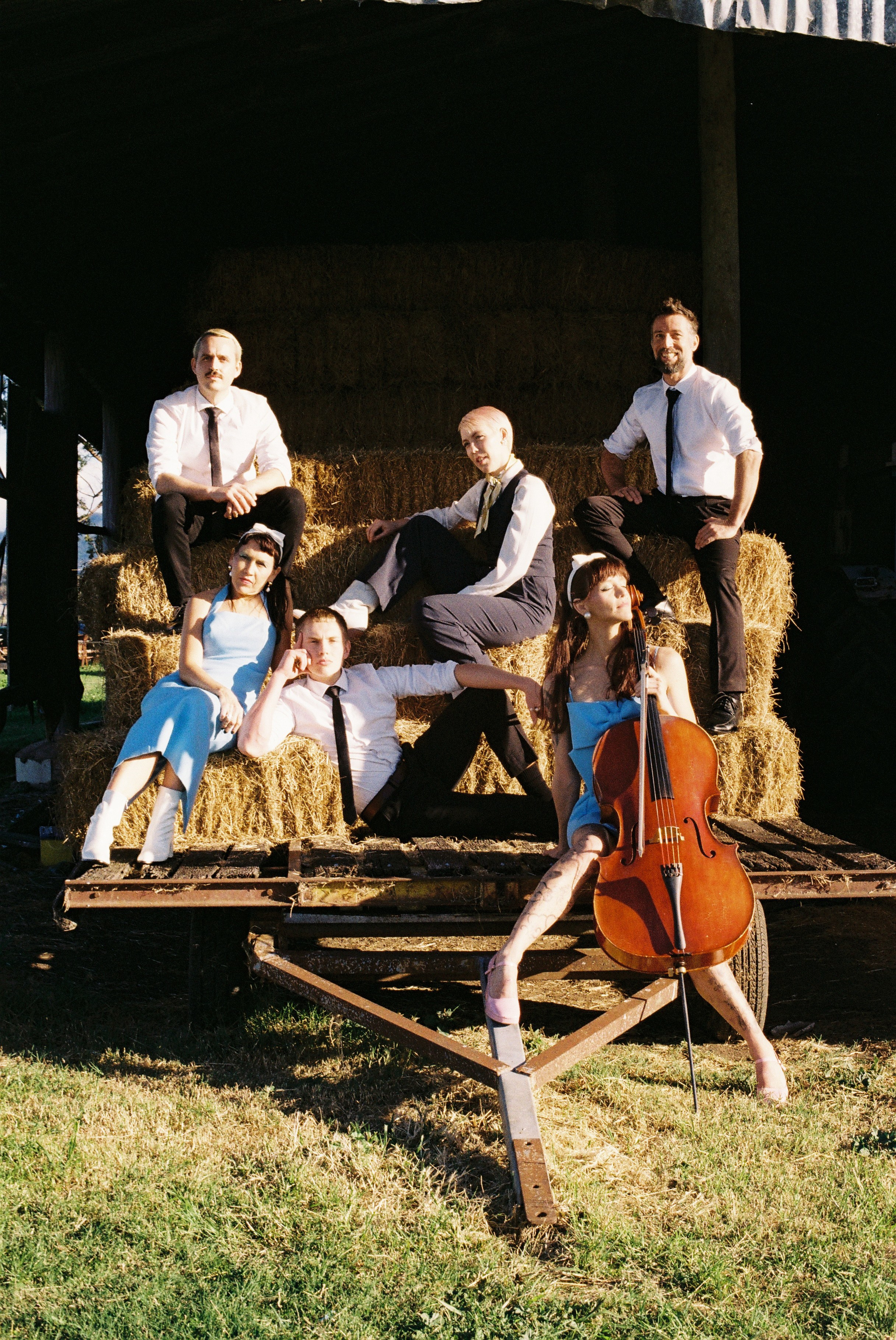 Milly&band. Film photographer