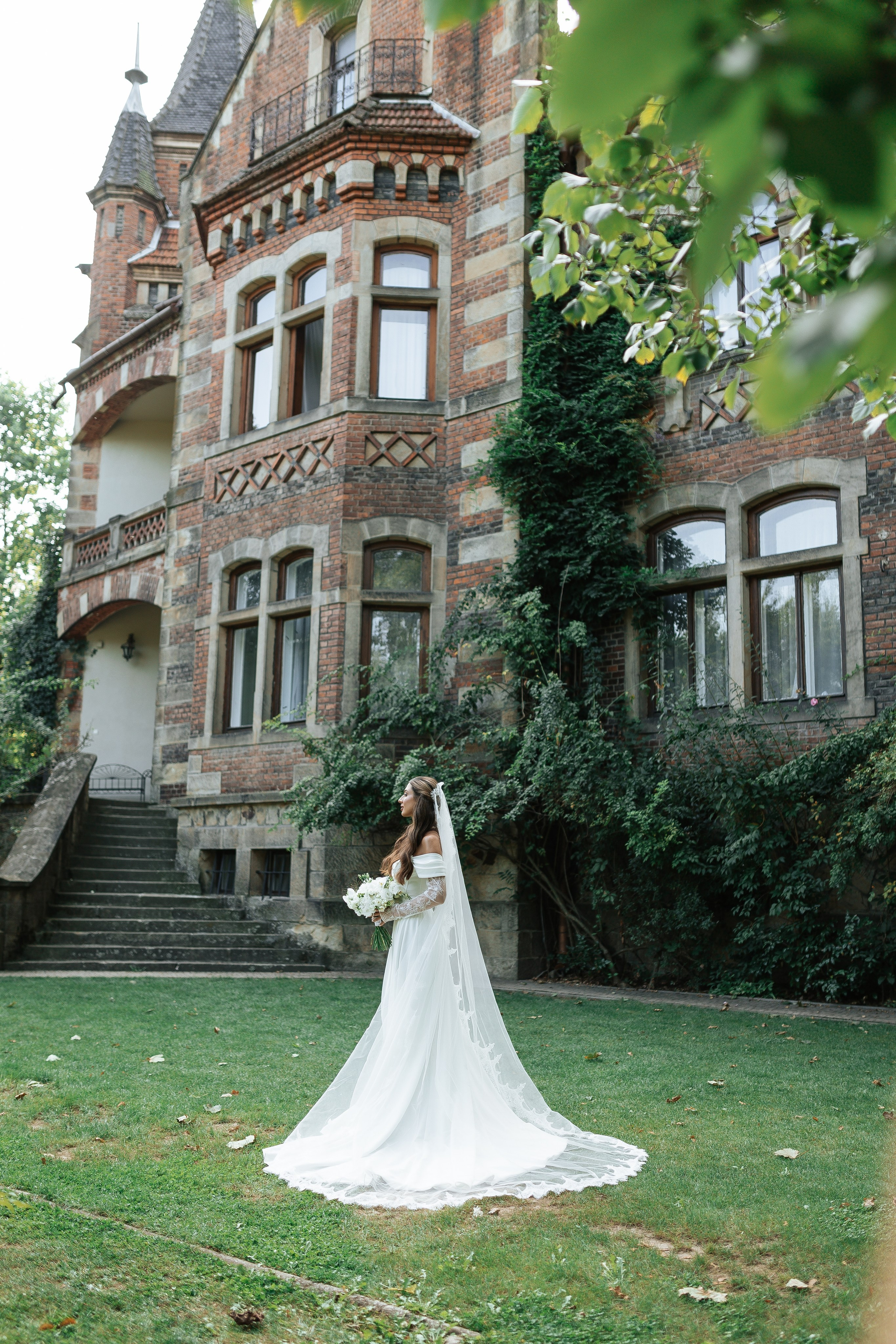 Palac Zelenskich. Fotograf ślubny i rodzinny w Krakowie Yana Klymova