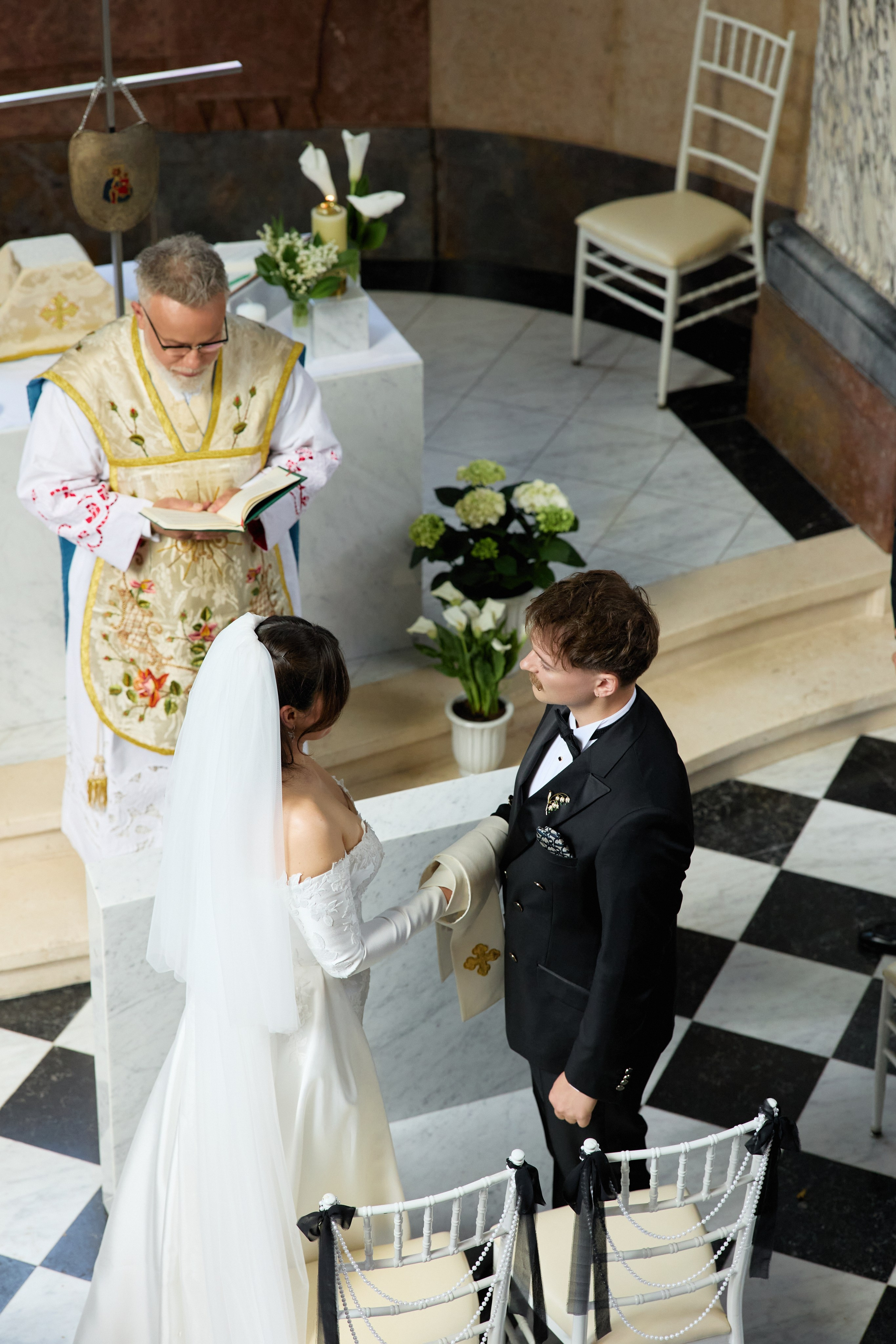 Wiktoria & Kacper. Pałac Goetz. Fotograf ślubny i rodzinny w Krakowie Yana Klymova