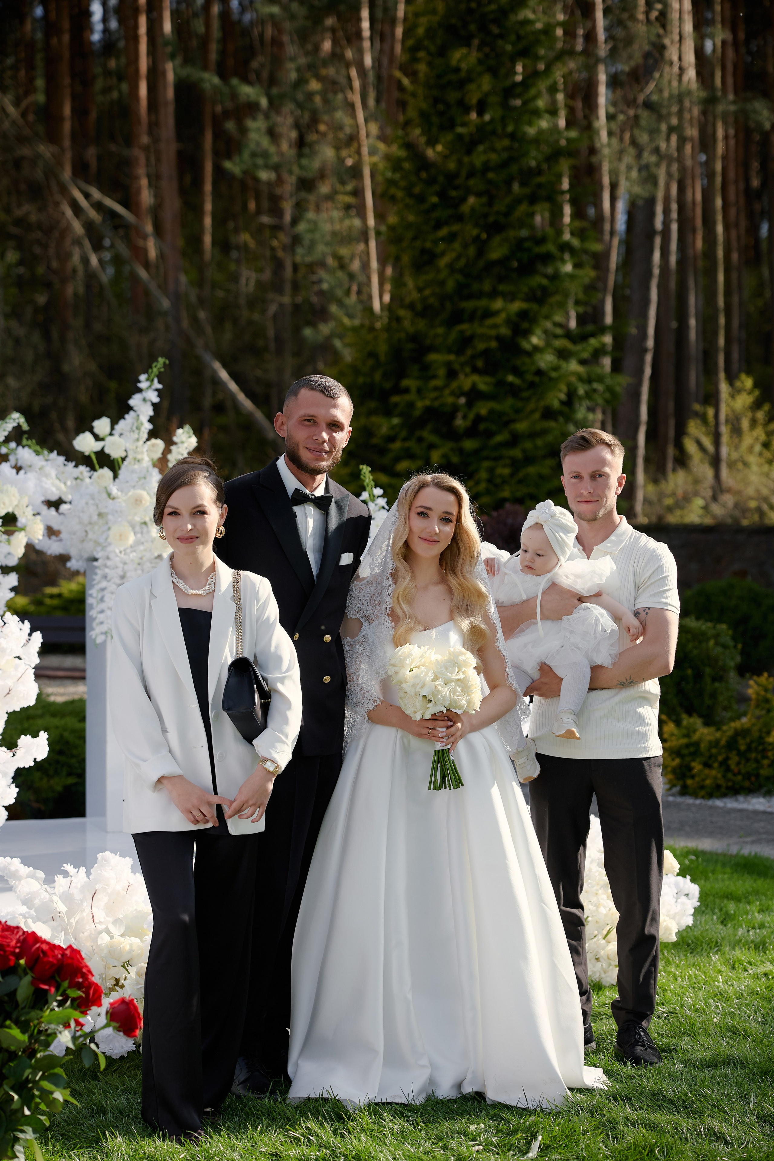 Natalia & Roman. Dworek przy lesie. Fotograf ślubny i rodzinny w Krakowie Yana Klymova