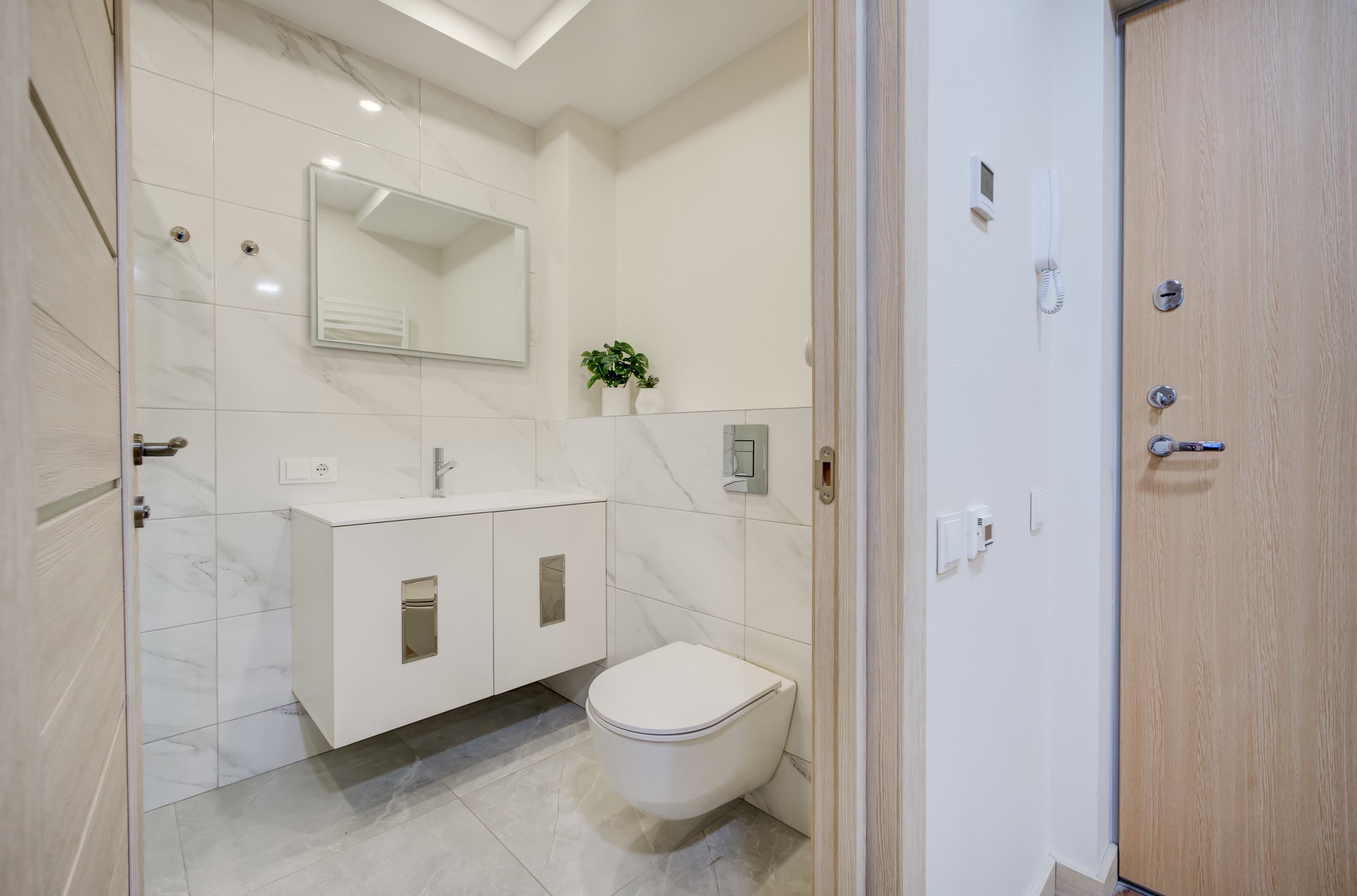 2-jų kambarių buto dušas. Nuotrauka. Fotografė - sapiegafoto.lt