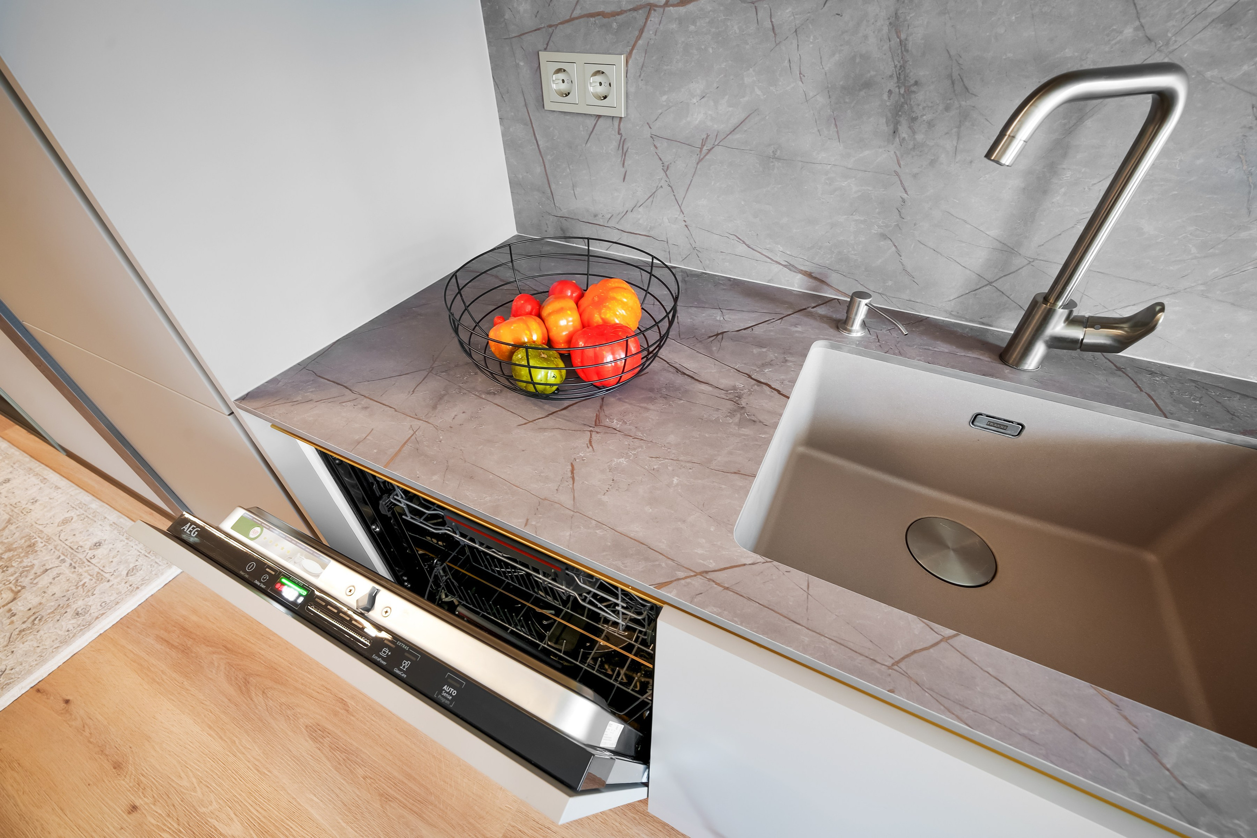 Маžvydo g. 30. Elina Sapiega fotografė Vilniuje