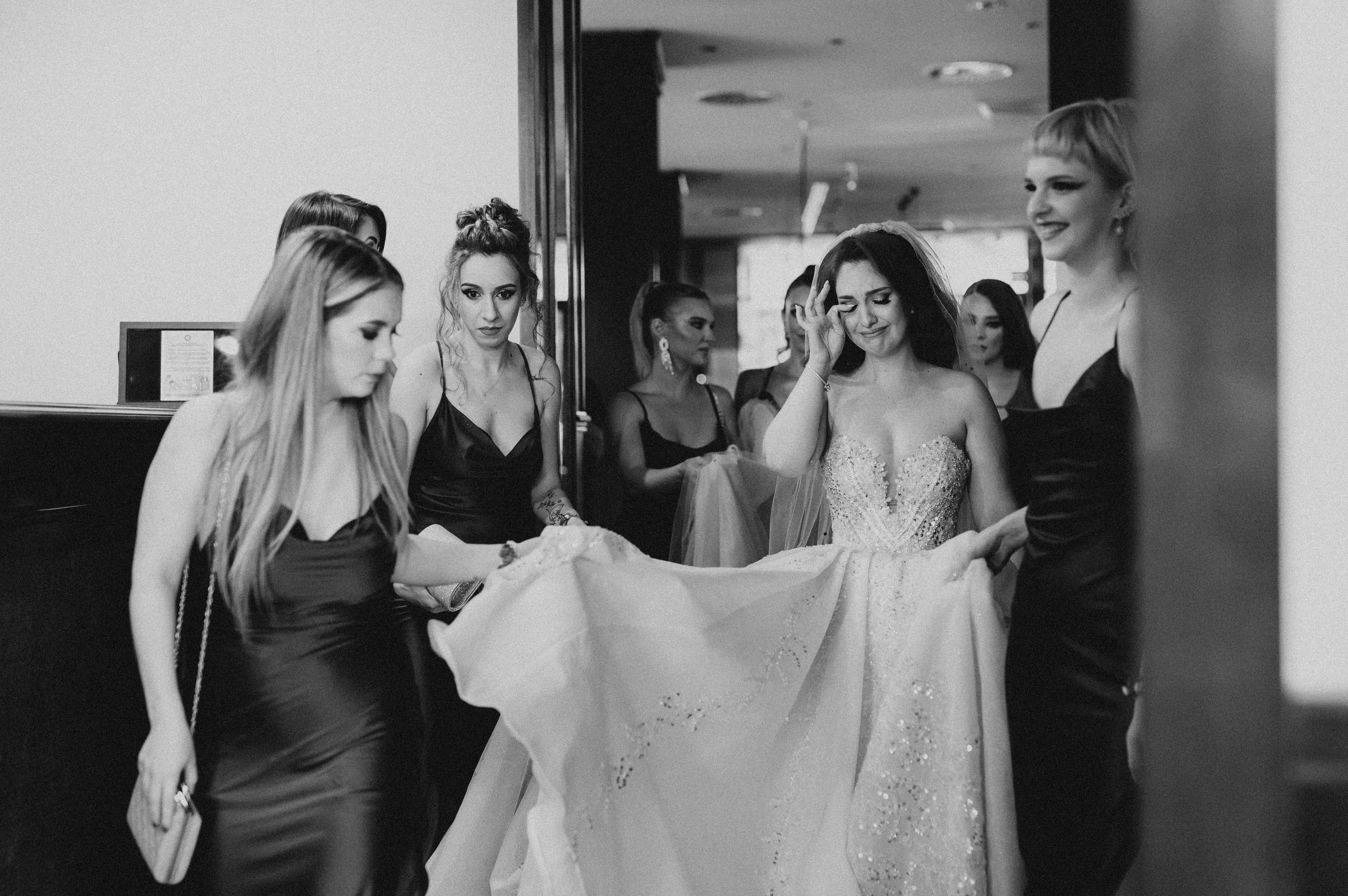 Nunta in aer liber. Nunta Ikim Andrei si Ana la Congress Hall Pallas. Proud Vision Weddings | Wedding Photography & Film — Servicii profesionale Foto Video Nunta Iasi