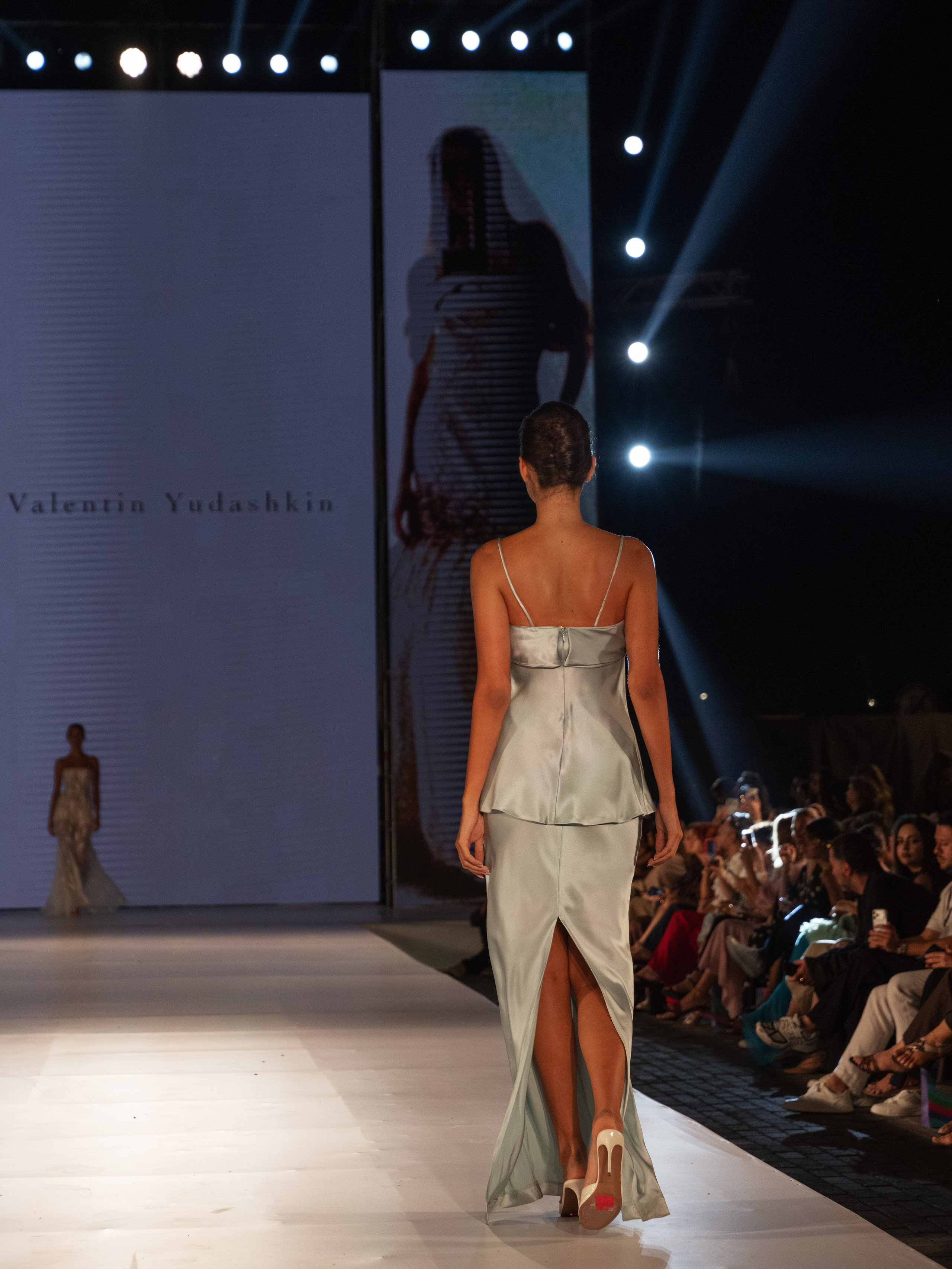 Valentin Yudashkin x AFW 2026. Фотограф Баку Тбилиси