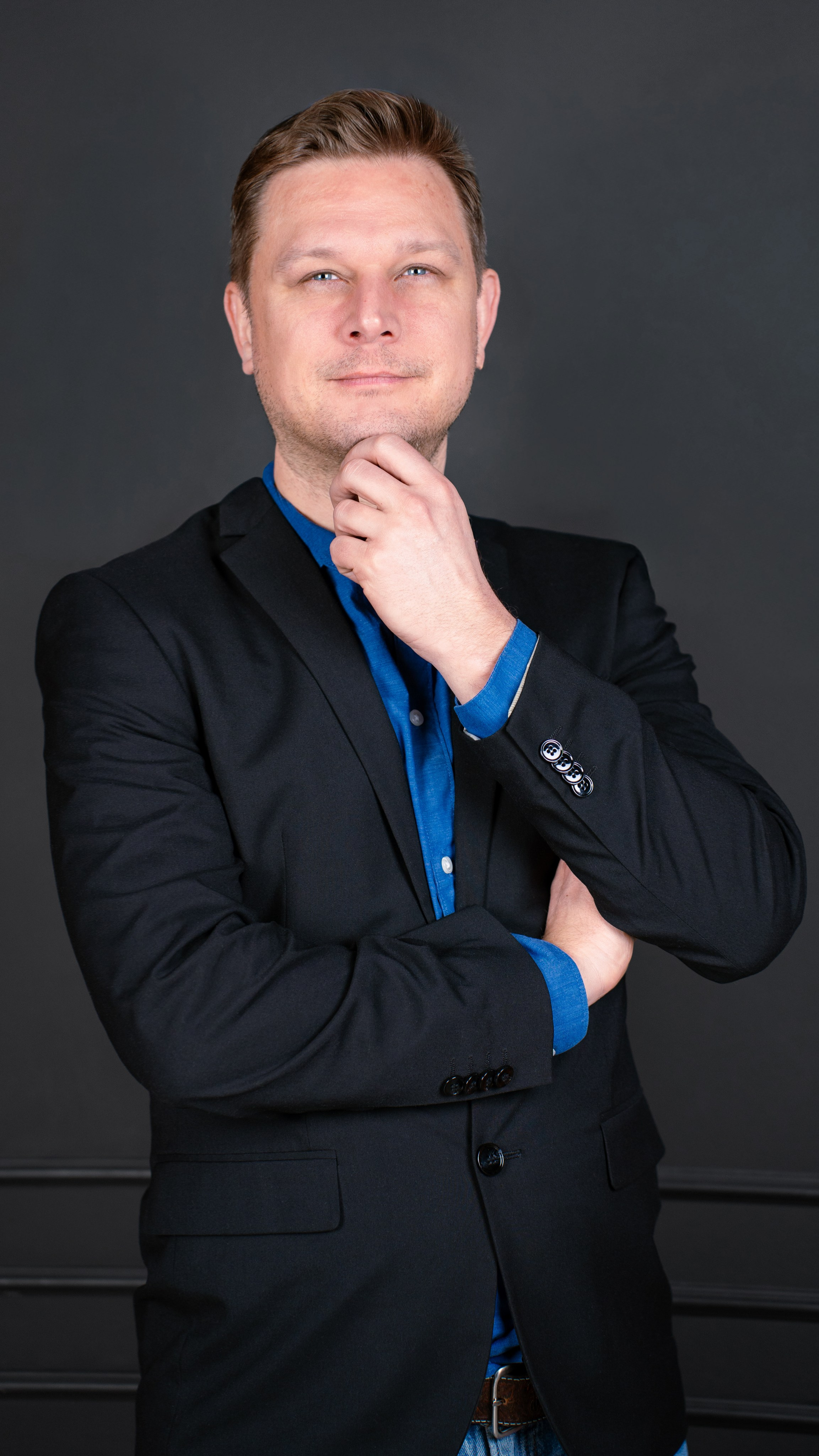 Business Photoshoot in Chisinau. Photographer in Chisinau — Raymond | Portraits, Events & Product Photography