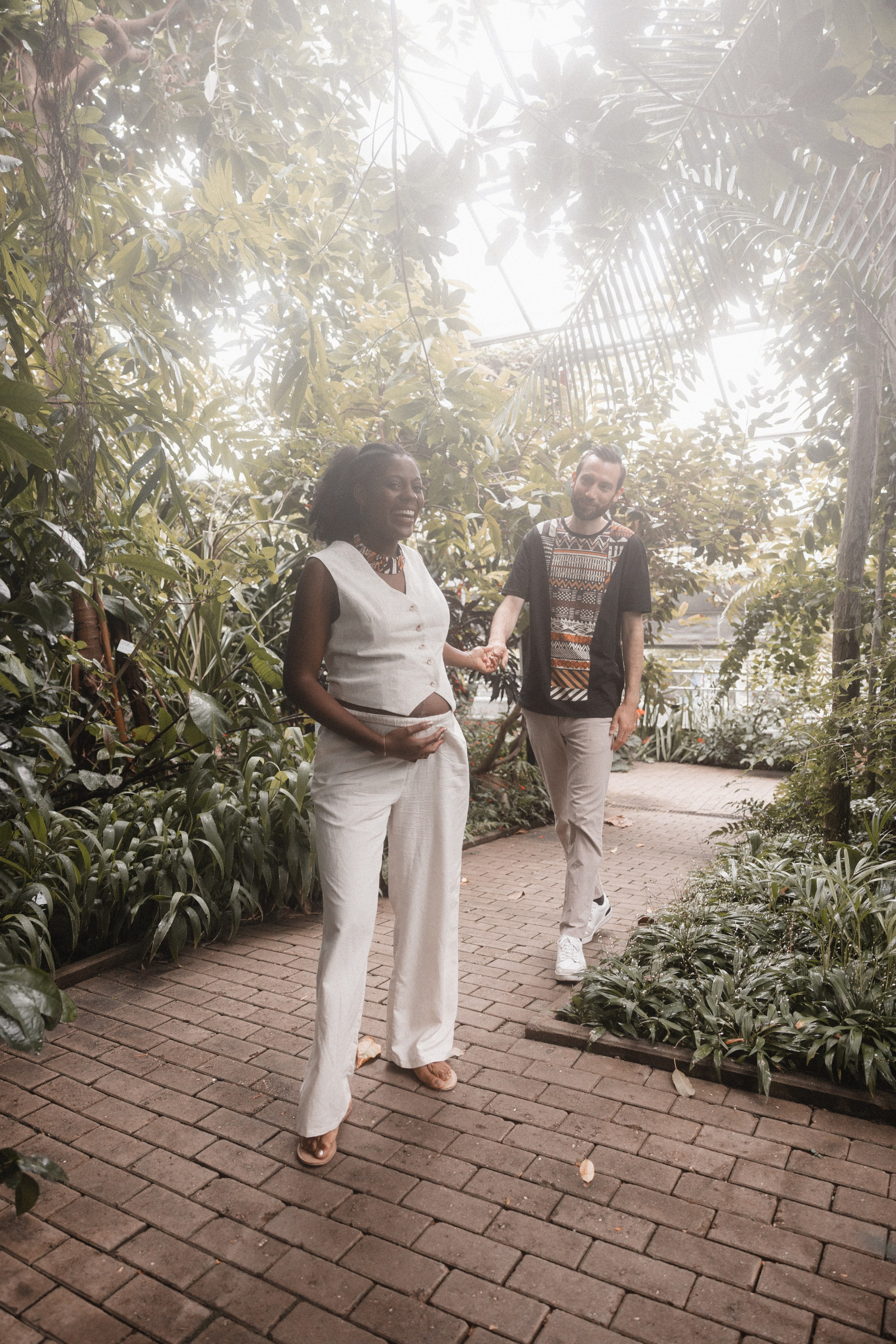 Babybauch Shooting im Botanischen Garten Bochum | Reiche Fotografie. Hochzeitsfotografin Bochum | Halyna Reiche Fotografie NRW