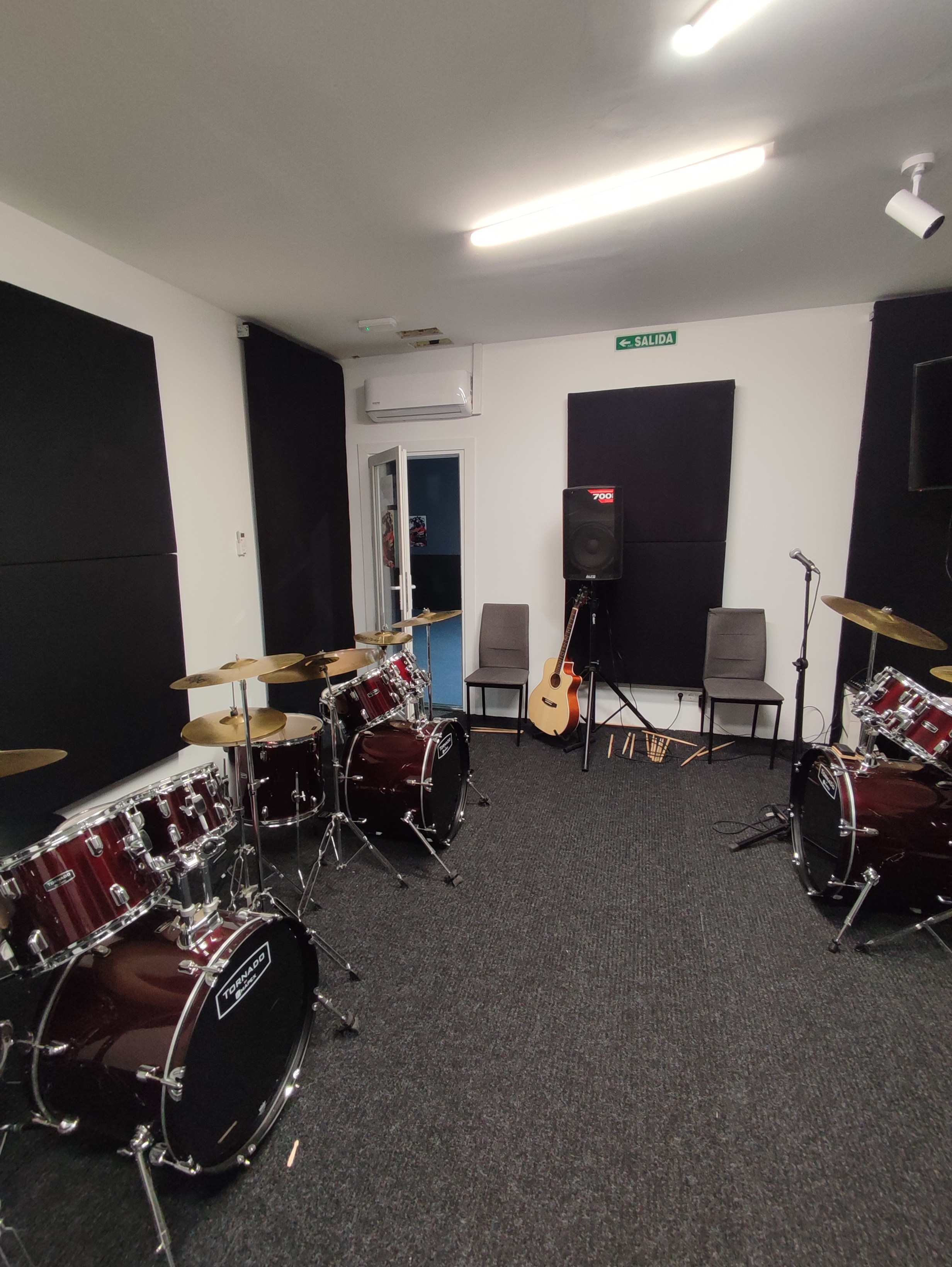 Proyectos. Reformas integrales de pisos, baños y cocinas con aislamiento acústico en Barcelona | B22 Reforma