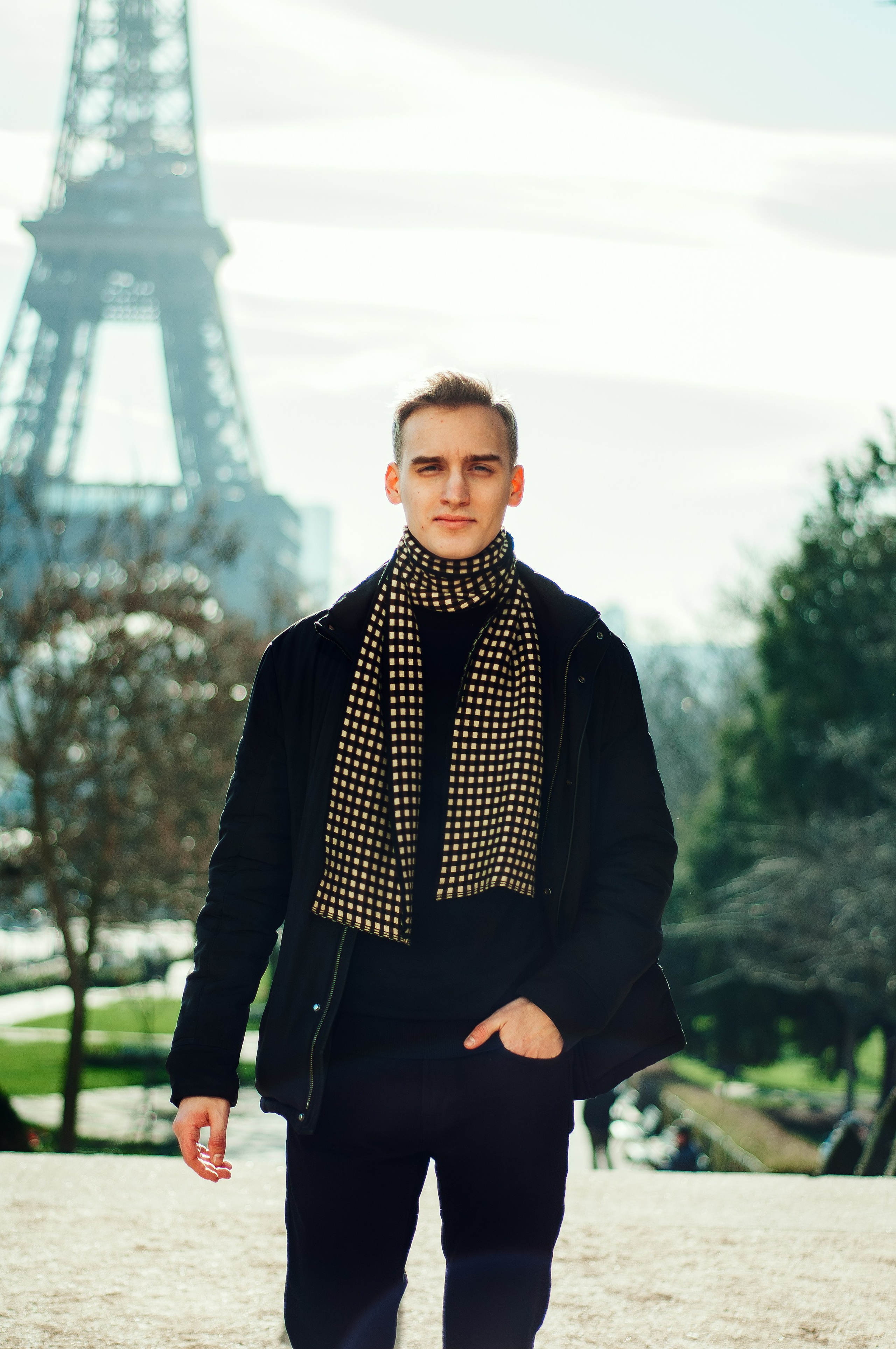 Мужская фотосессия у Эйфелевой башни. Фотограф в Париже Полина Осипова