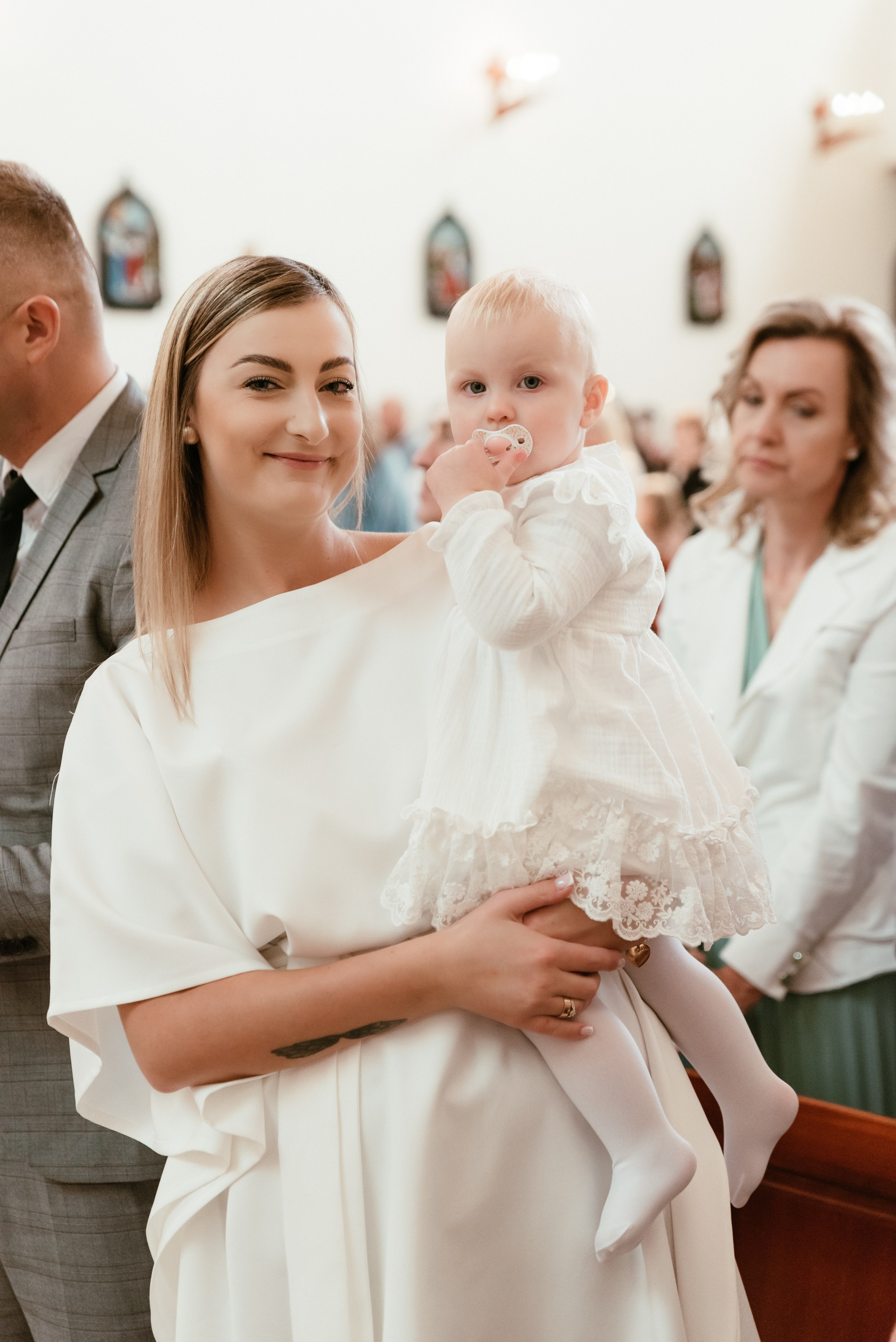 Chrzest Pola. Eugene Save – Fotograf Ślubny i Rodzinny | Warszawa i Cała Polska