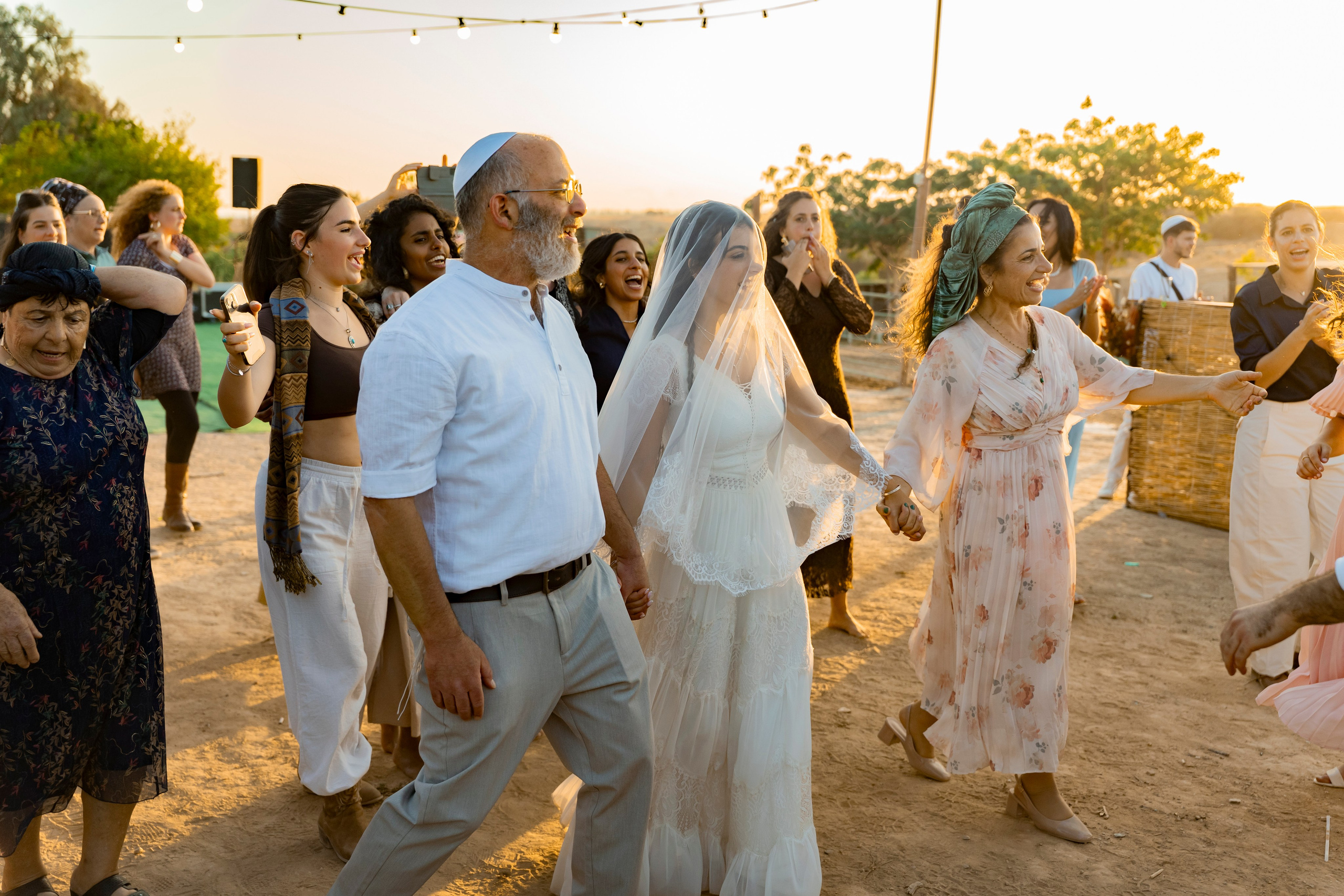 אביה ואחיה. יוסף מזרחי צילום חתונה, ברית וזוגיות. צלם מקצועי שאוהב להוציא אתכם הכי יפים ברגעים הכי מרגשים