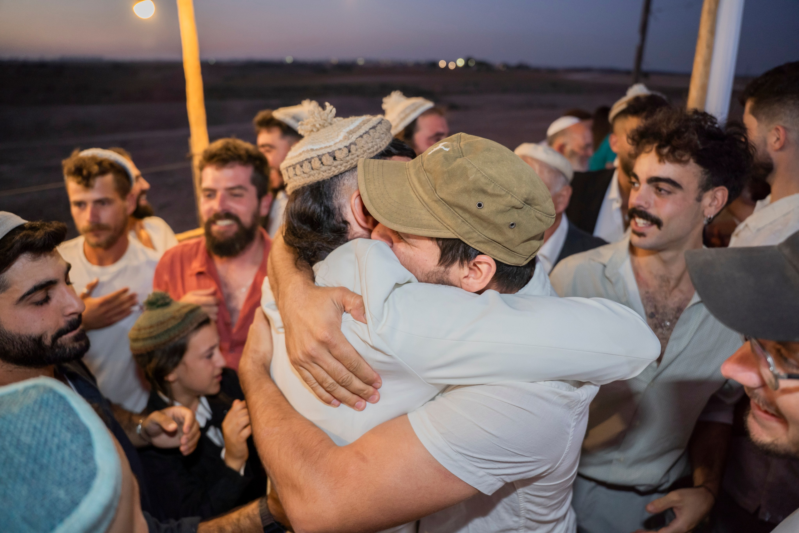 אביה ואחיה. יוסף מזרחי צילום חתונה, ברית וזוגיות. צלם מקצועי שאוהב להוציא אתכם הכי יפים ברגעים הכי מרגשים