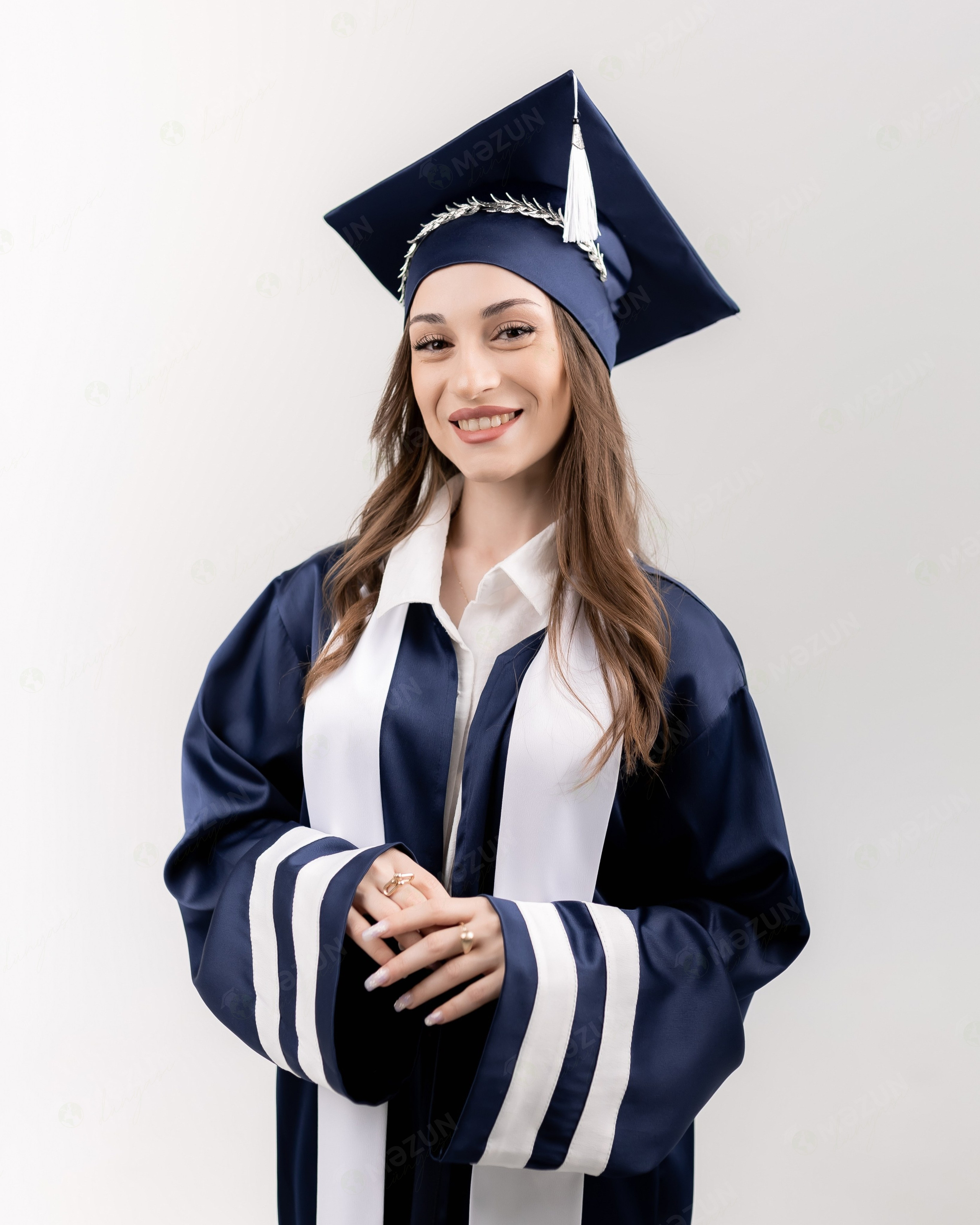 Premium Göy İki xətt. Məzun geyimləri və akssesuarları