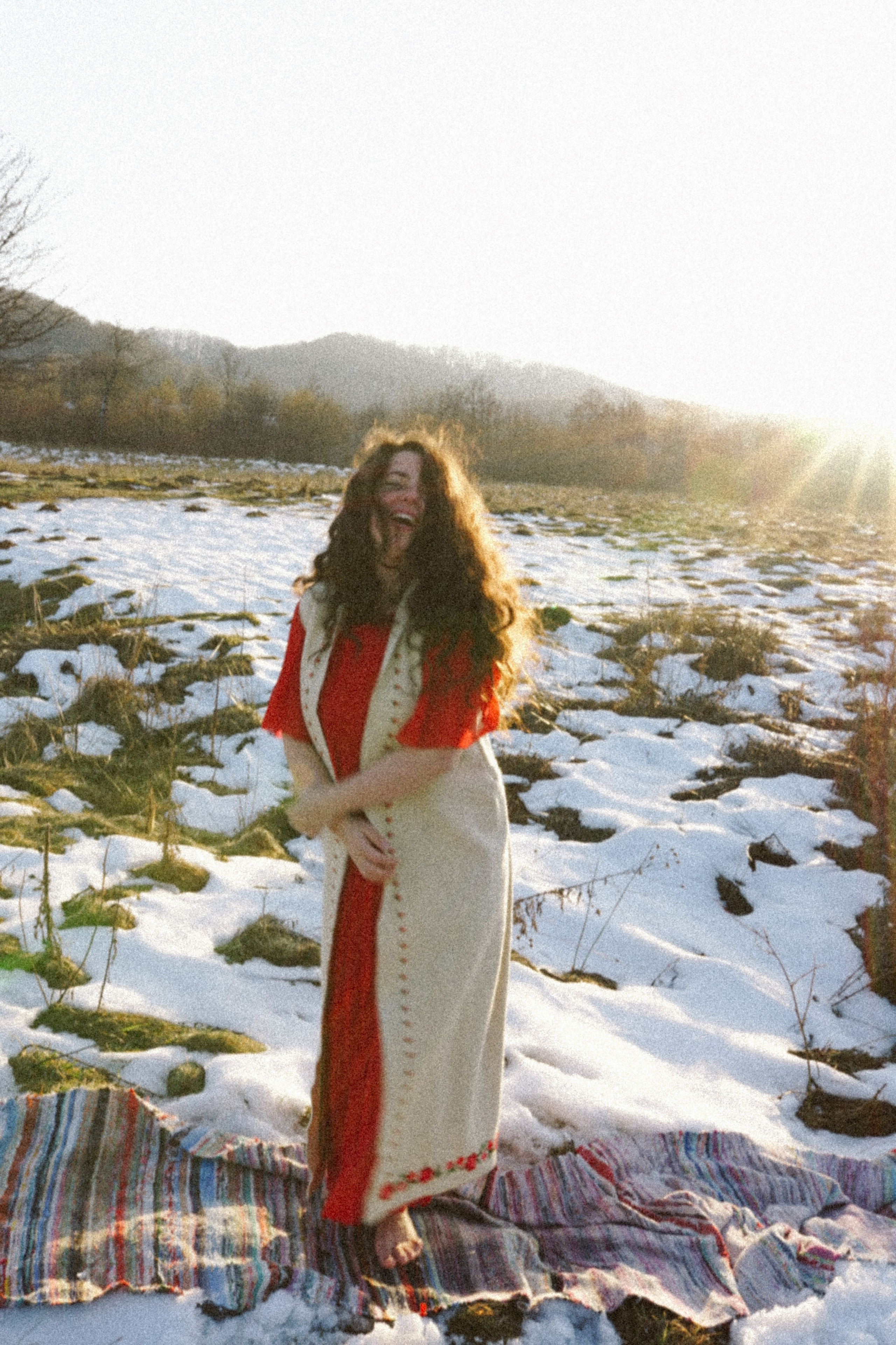 Mărțișorul x Mes Amis: O Poveste de Primăvară | Mădălina Beda. Madalina Beda- Artist vizual, fotograf, doula la nastere, consultant babywearing Brasov si in toata tara