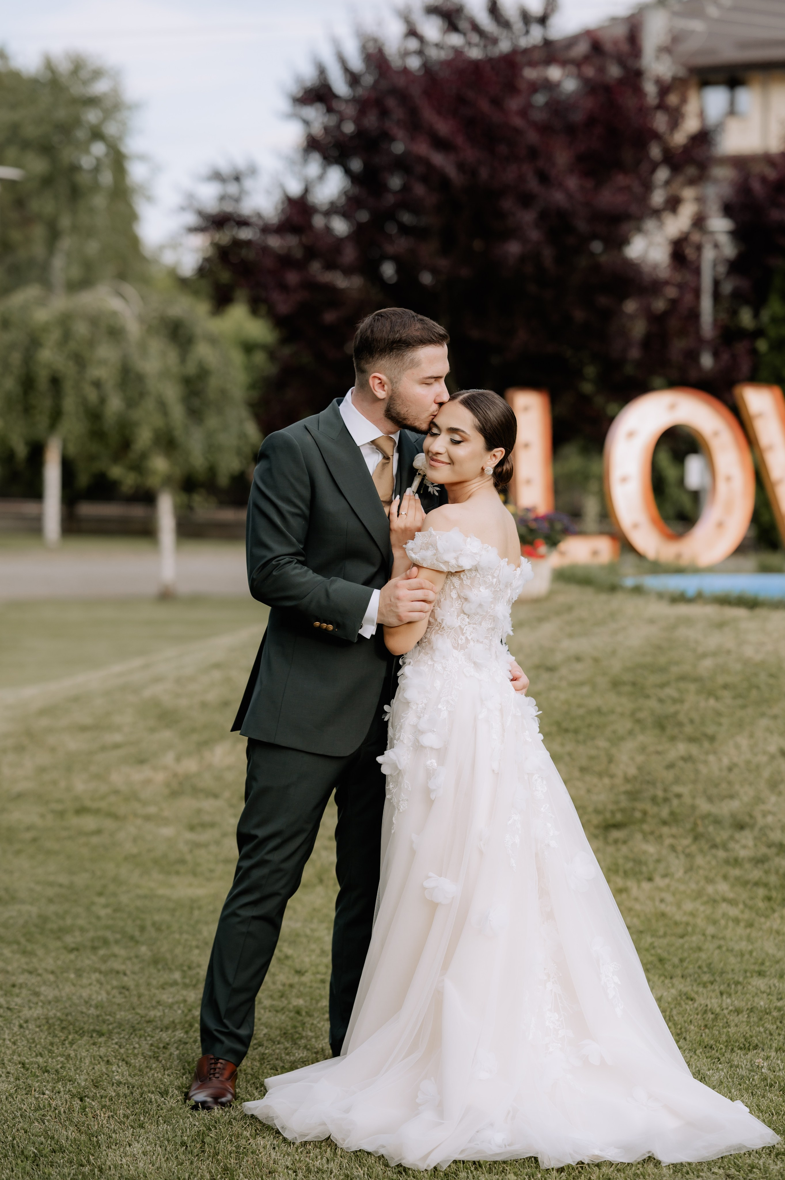 Nunta la Hotel Capitol Iasi. Proud Vision Weddings | Wedding Photography & Film — Servicii profesionale Foto Video Nunta Iasi