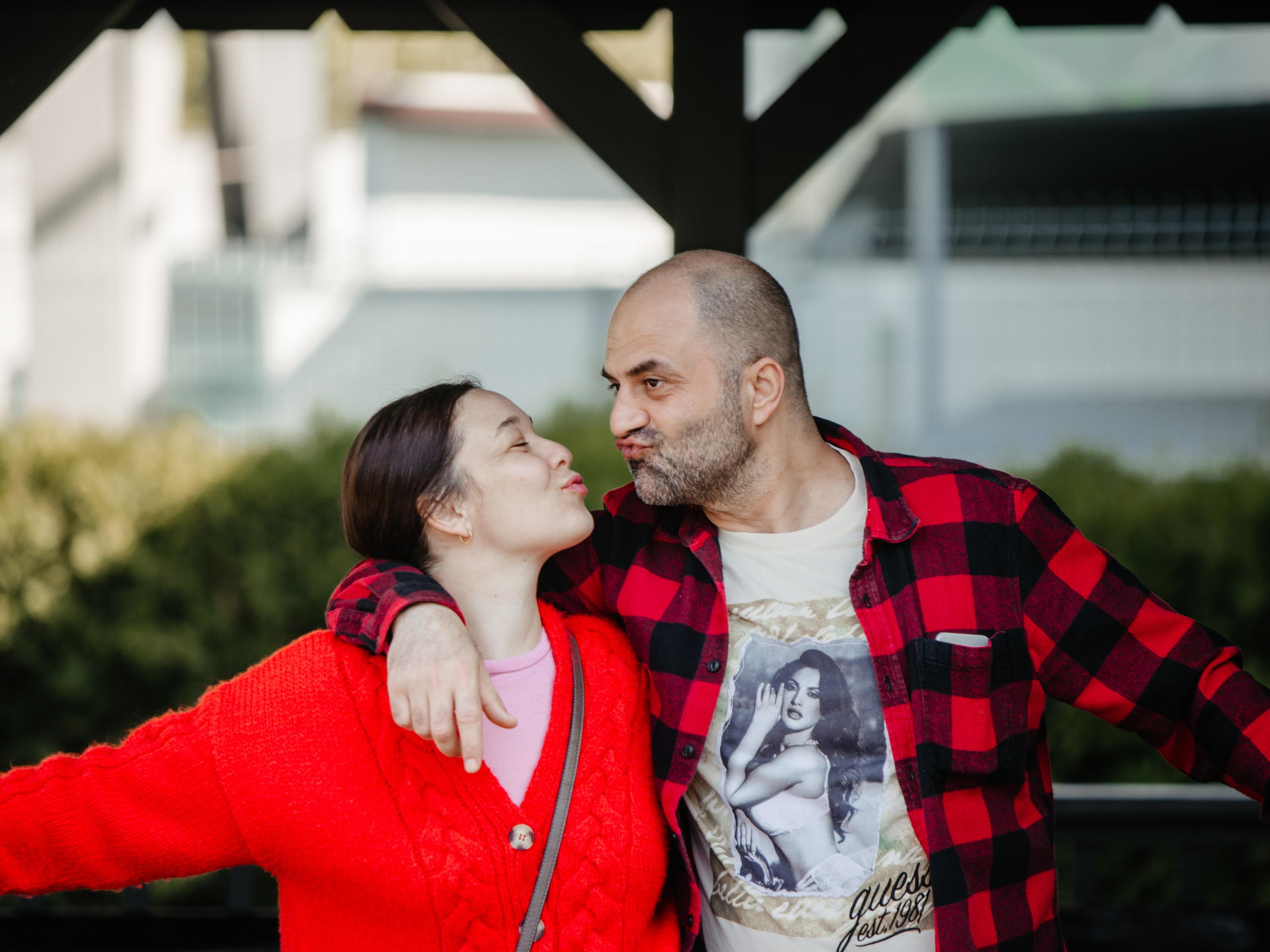 Buchet mireasă cu efect bokeh – fotografie nuntă Mitroi Iulian