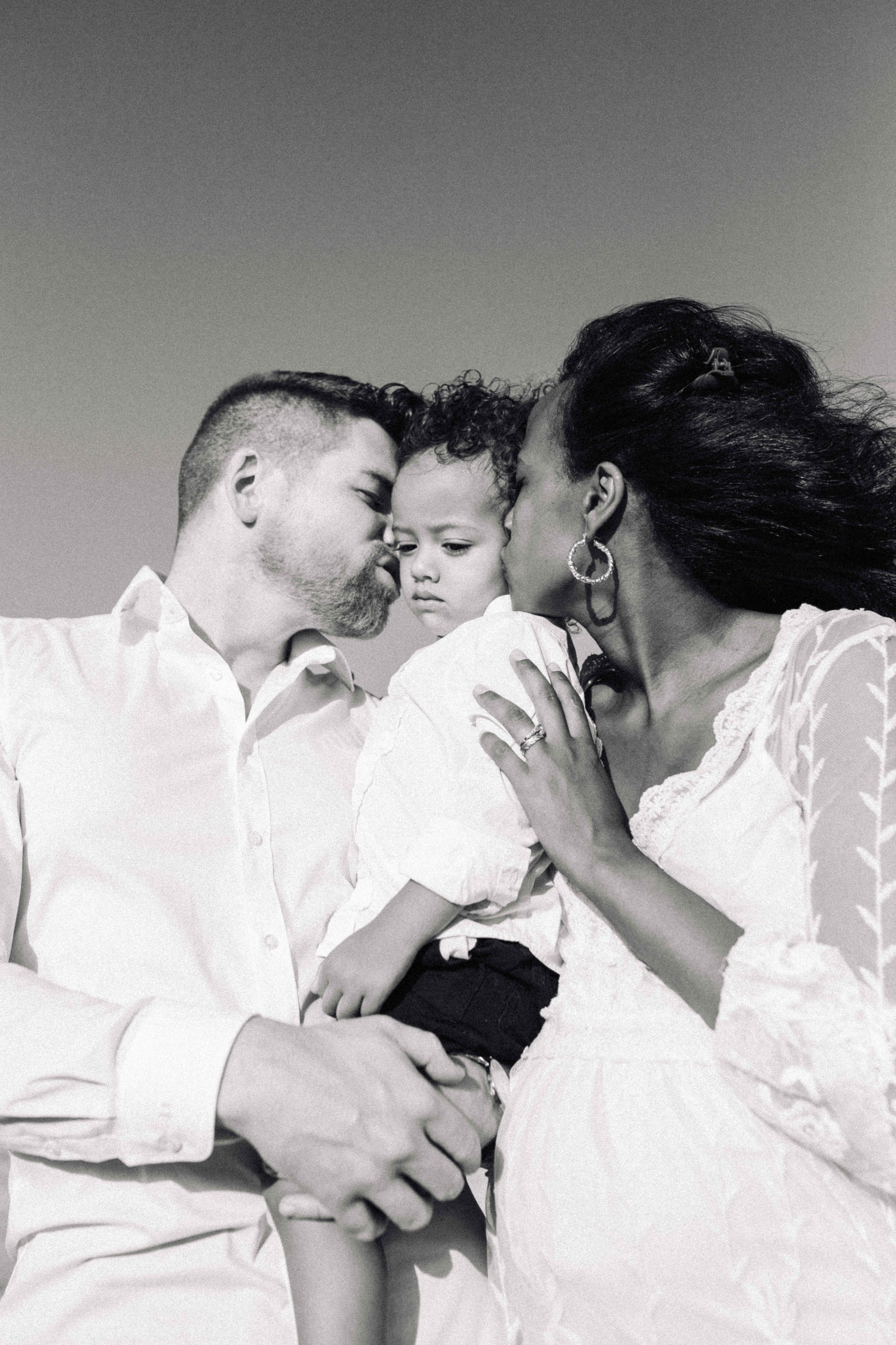 PHOTO SESSION IN THE DESERT NEAR MAALE ADUMIM. PHOTOGRAPHER IN ISRAEL