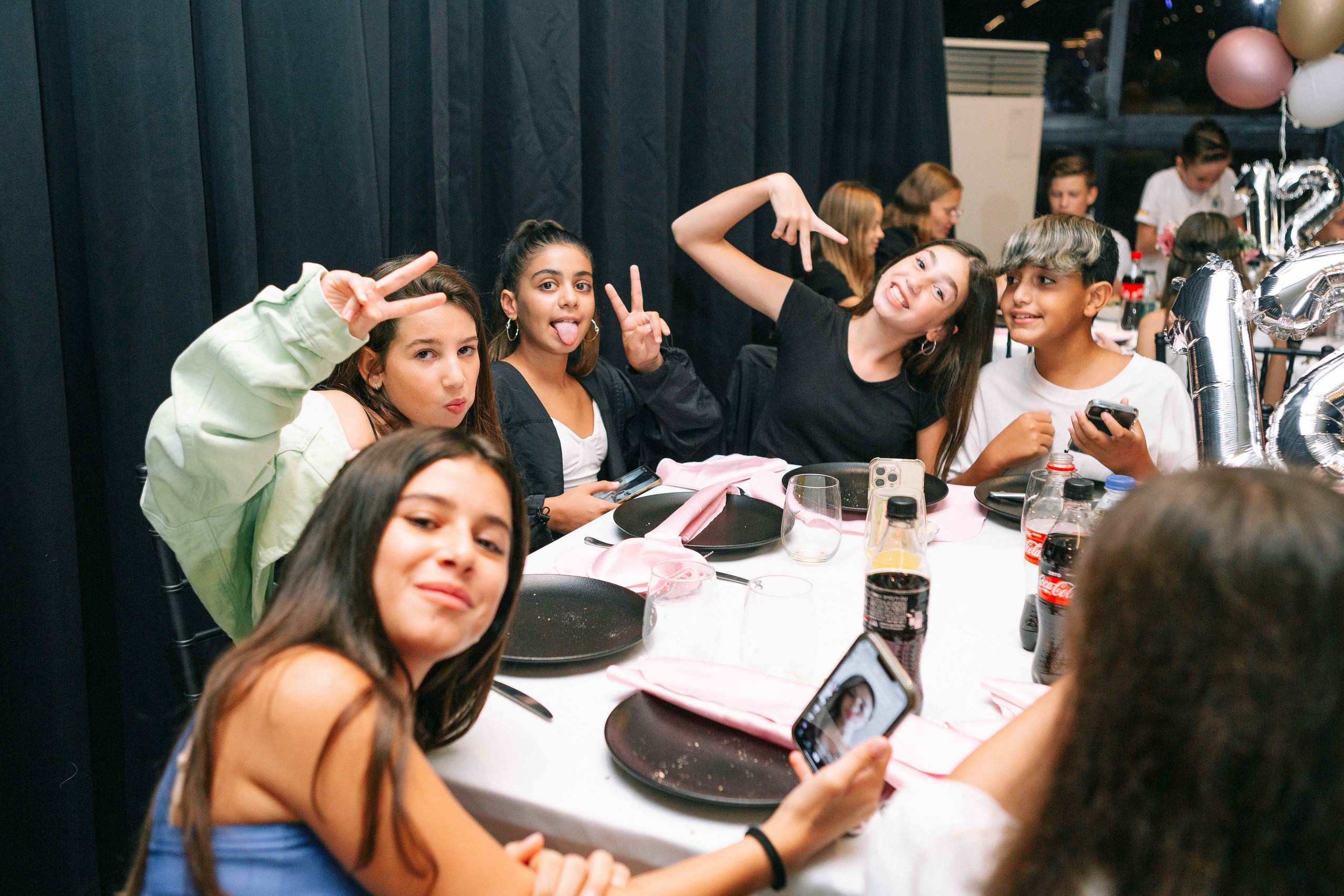 PARTY WITH FRIENDS. Https://shi-photo.com/