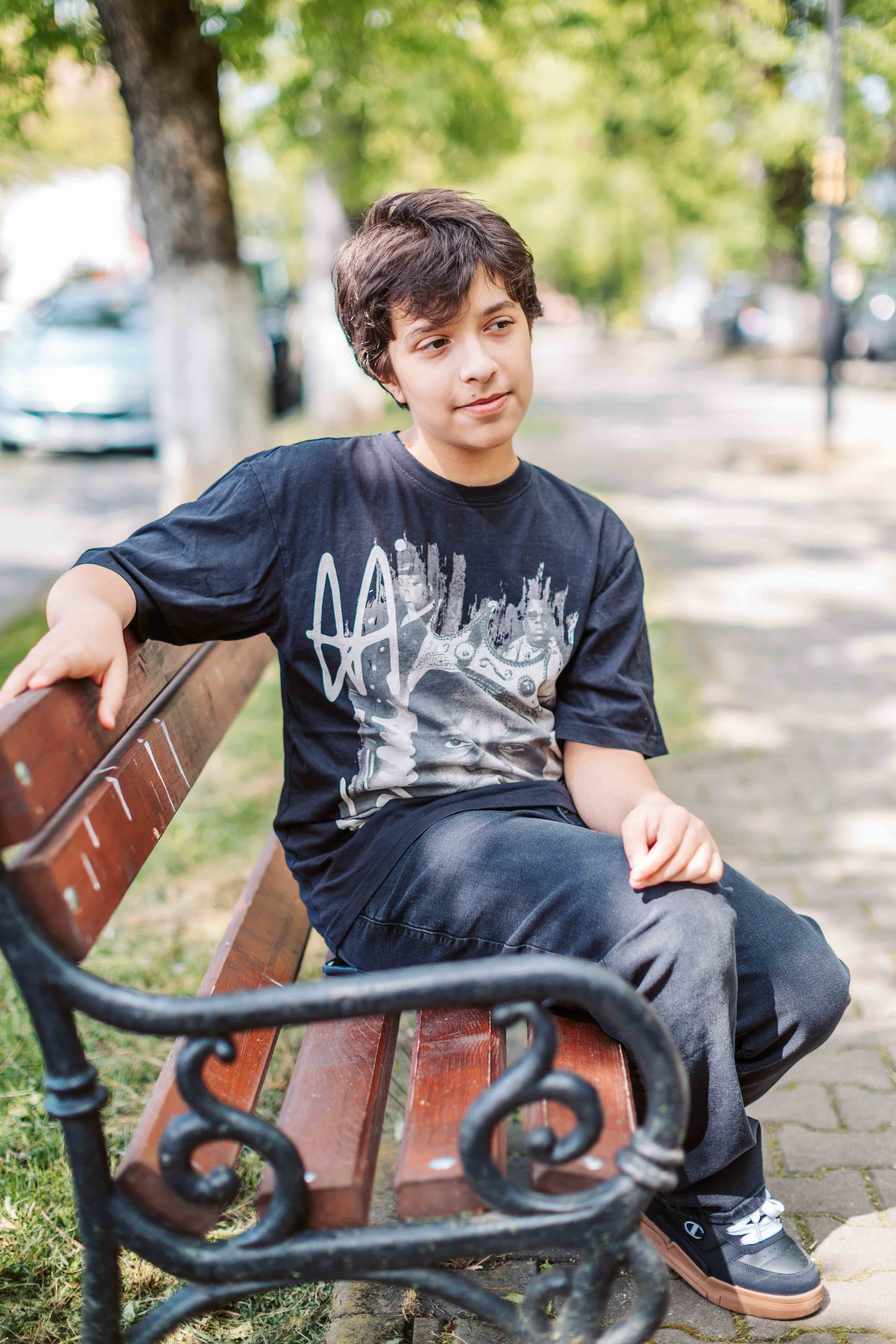 8B — Tudor Vladimirescu. Contrast Studio