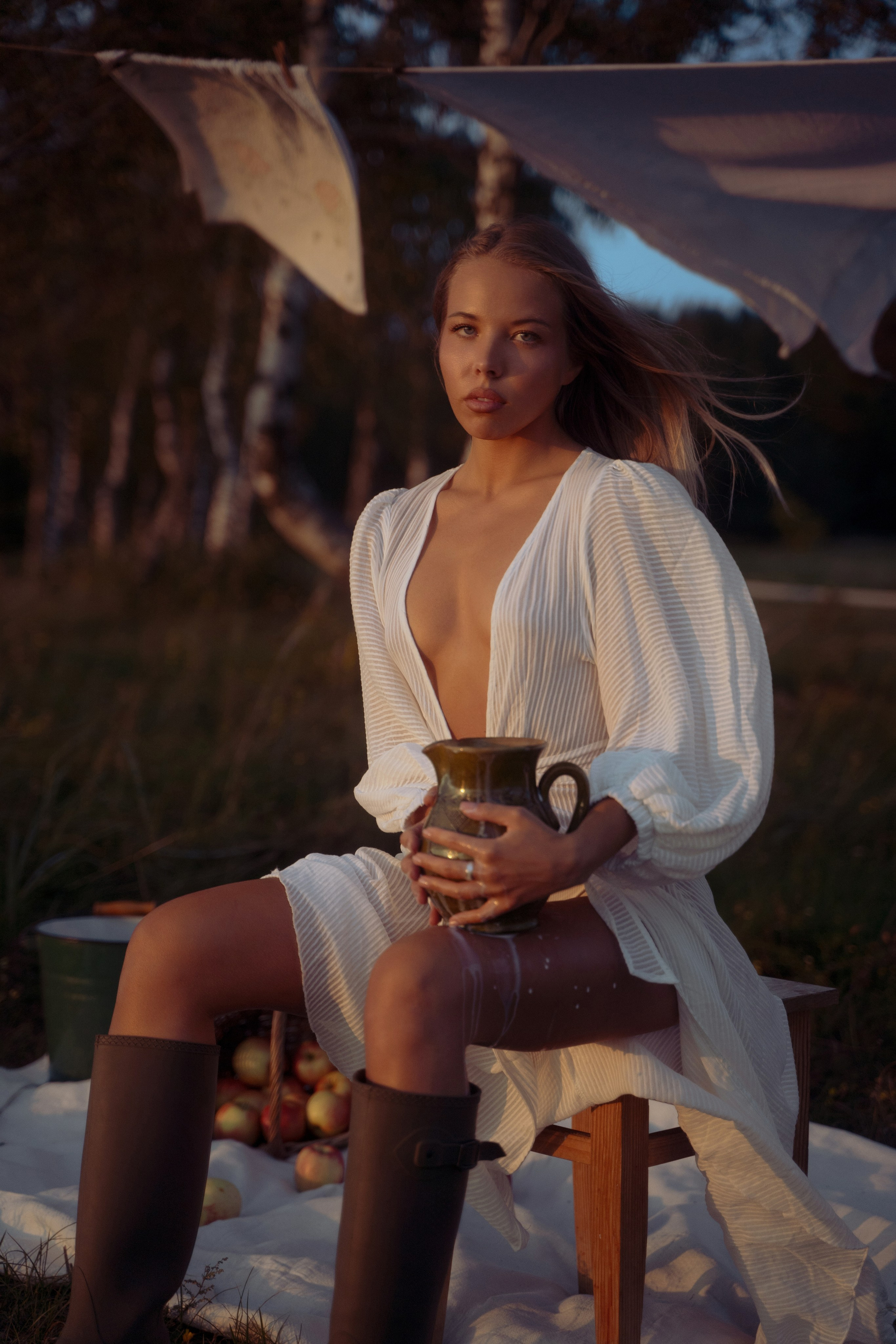 Storm, linen and milk