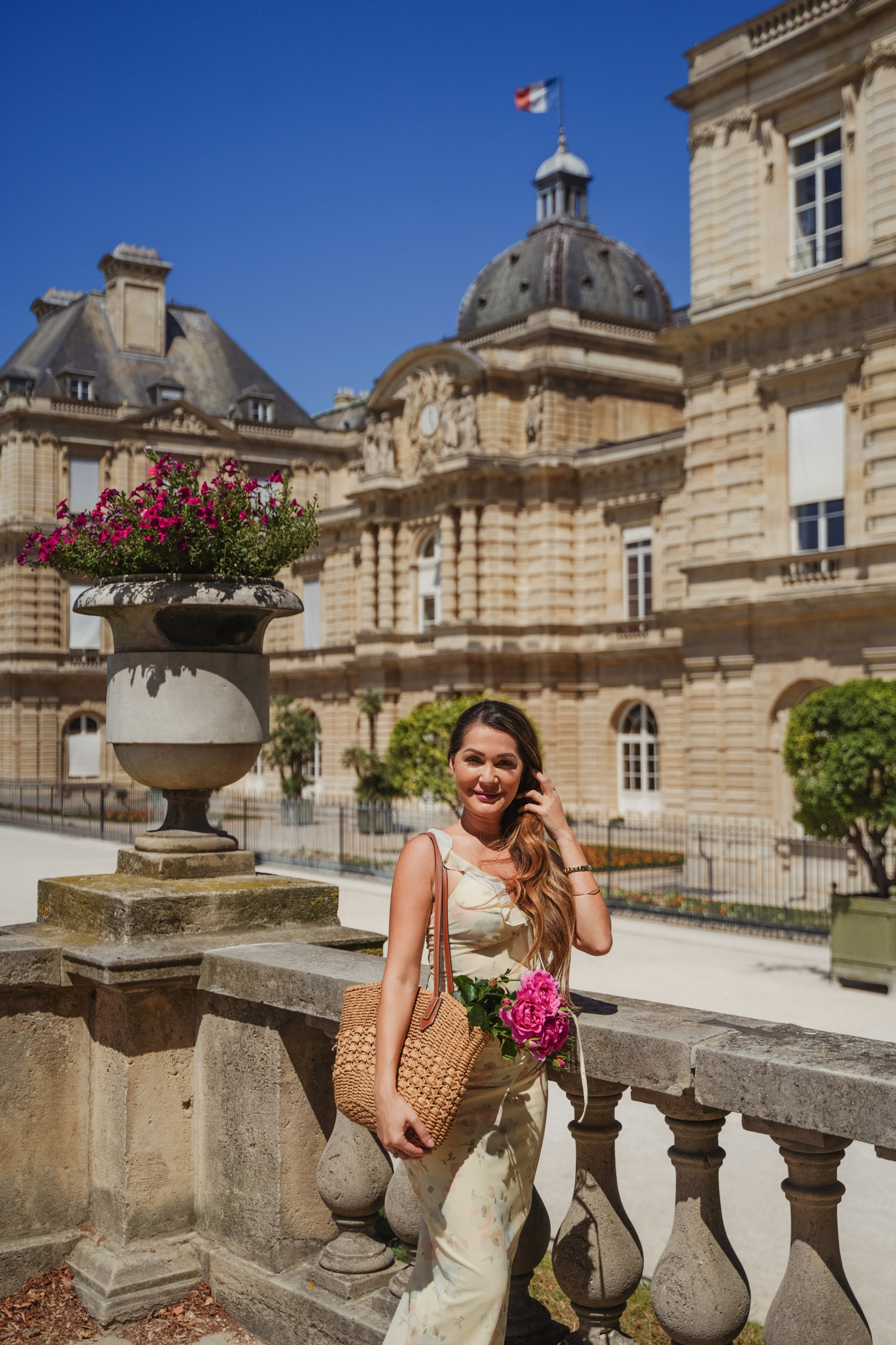 Philippa (2.5 hours). Photographer in Paris|Solo and groups, portraits & content, couples photo-shoot in Paris at the best locations