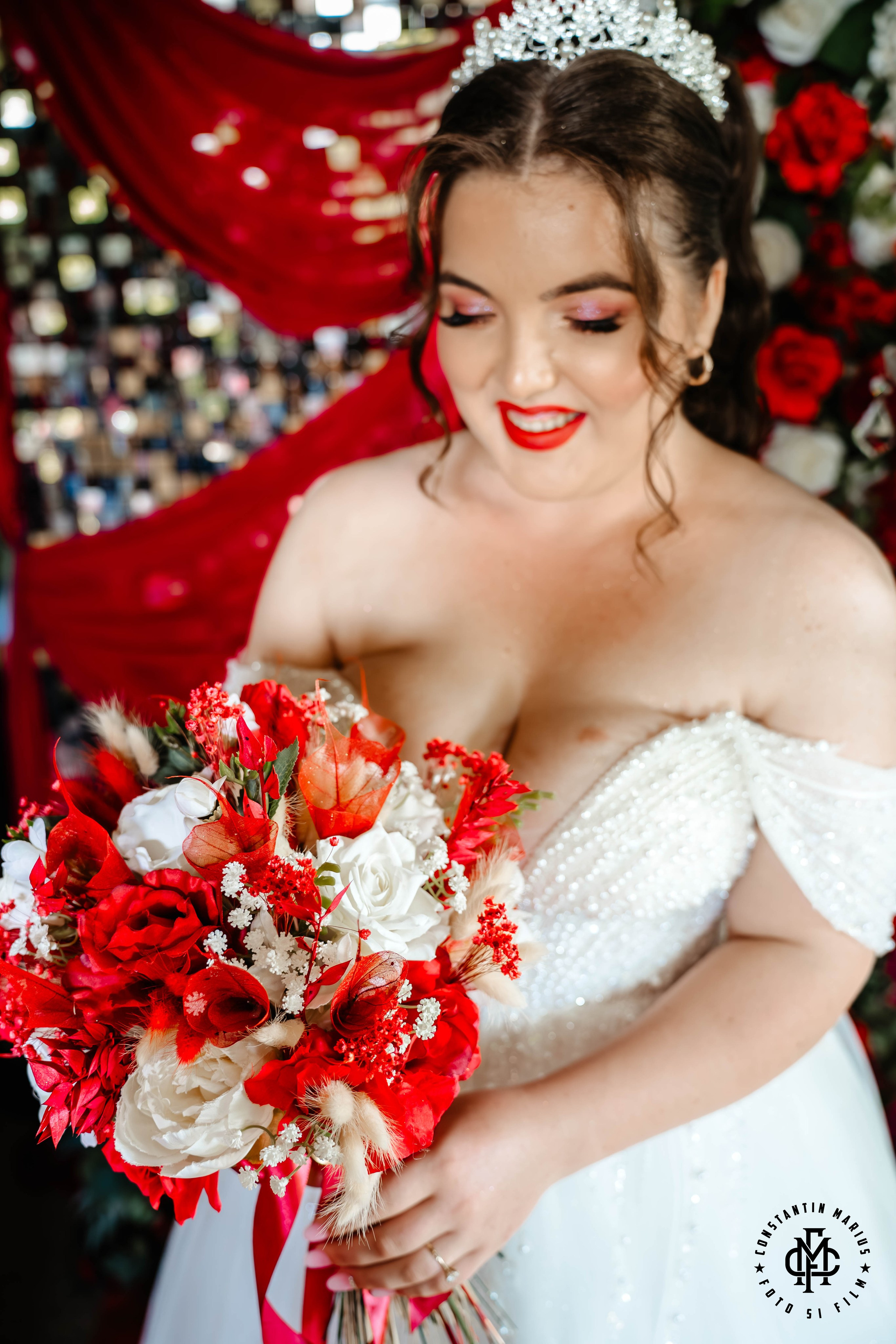 WEDDING PHOTOGRAPHY. DESPRE NOI