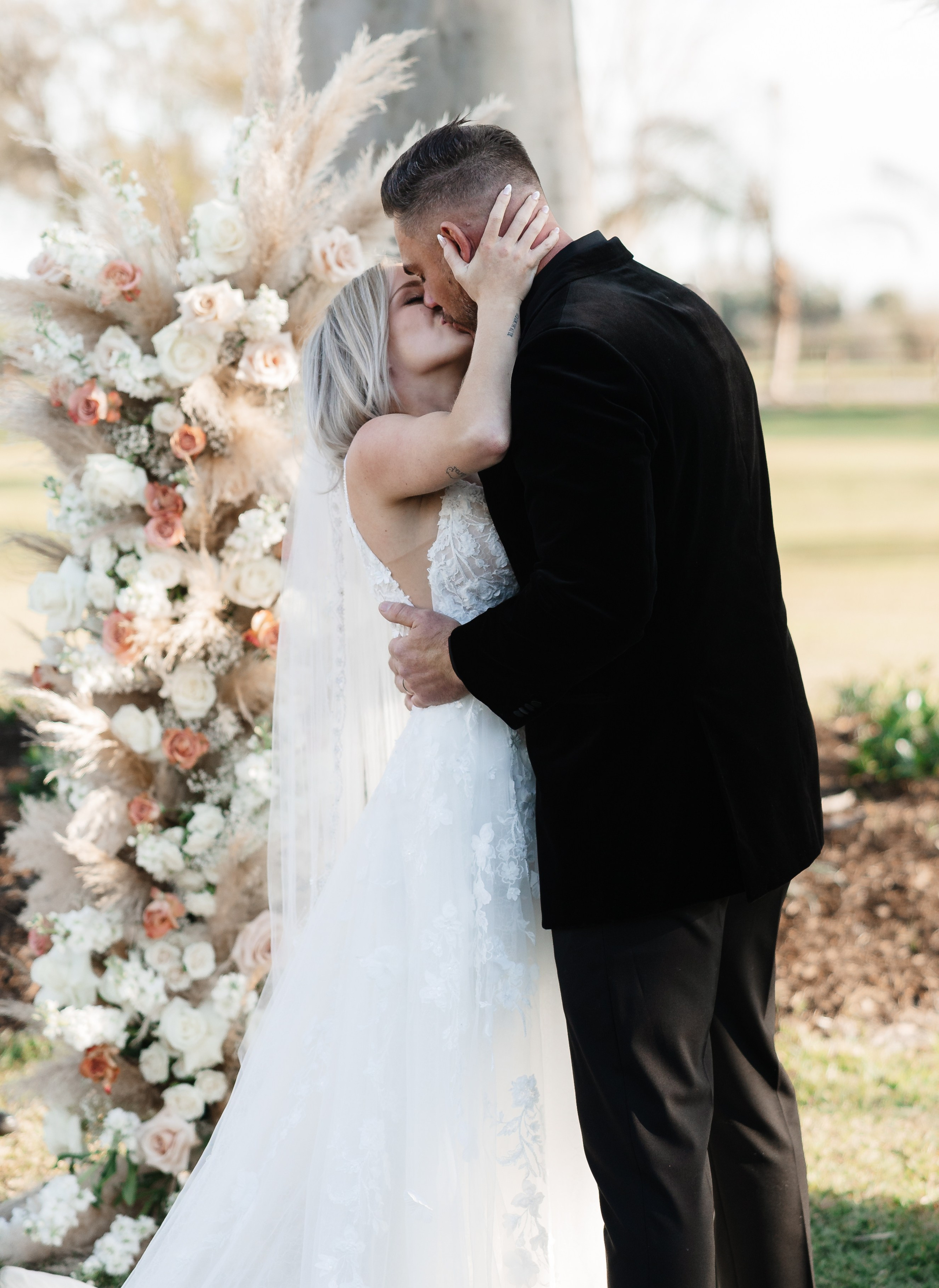 A Quiet, Beautiful Beginning | Kayla & David’s Intimate Weston Estate Wedding. YES I DO PRODUCTION — Wedding photography&videography