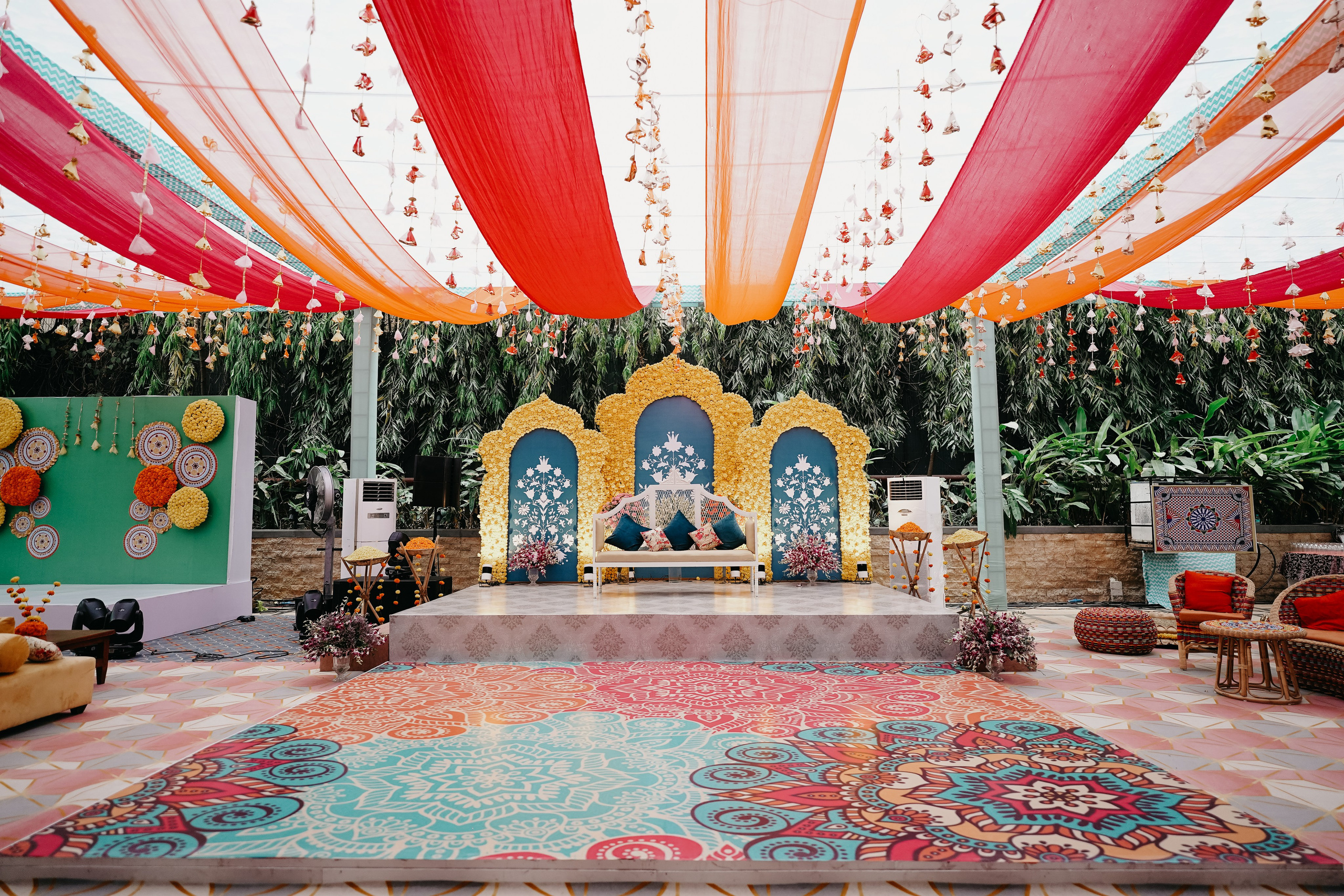 HALDI & MEHANDI. Wedding photographer Stalen Robert