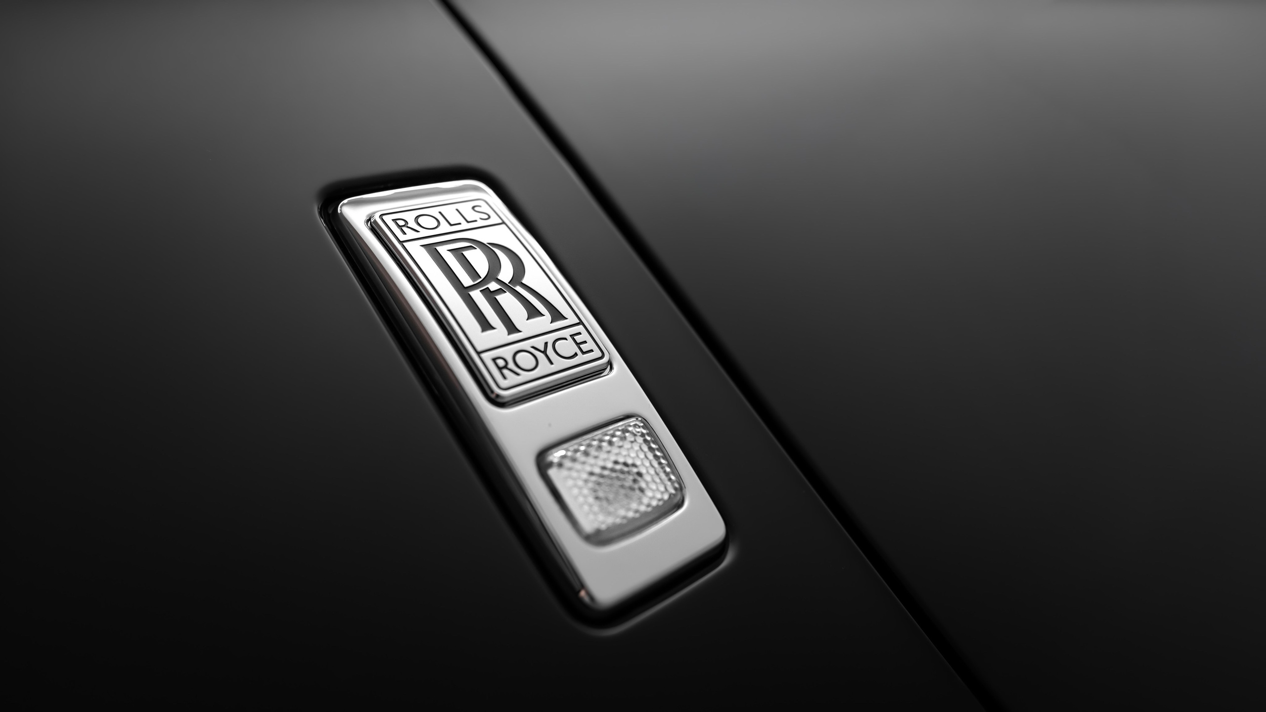 ROLLS-ROYCE. WORLDWIDE COMMERCIAL AUTOMOTIVE PHOTOGRAPHER