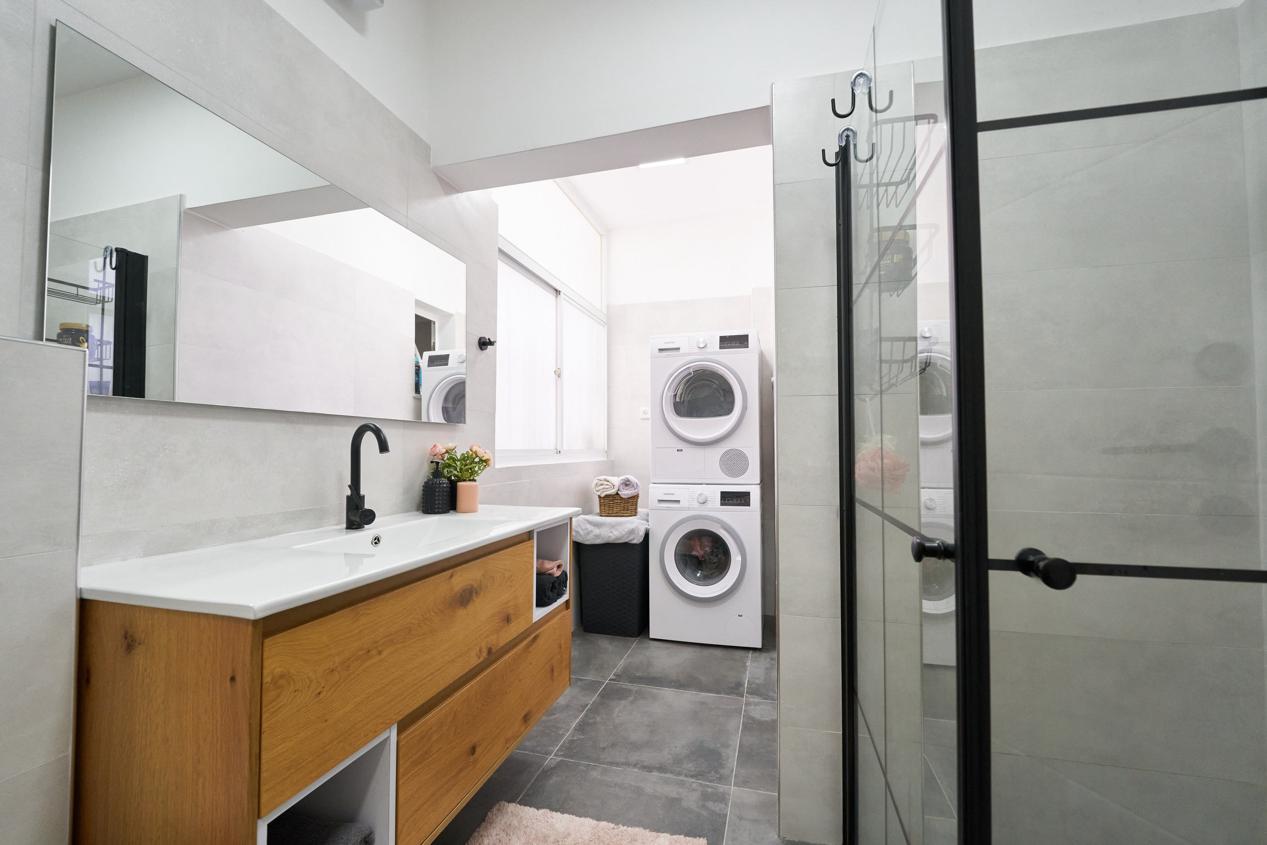 Interior. צלם אלכס ברט בישראל