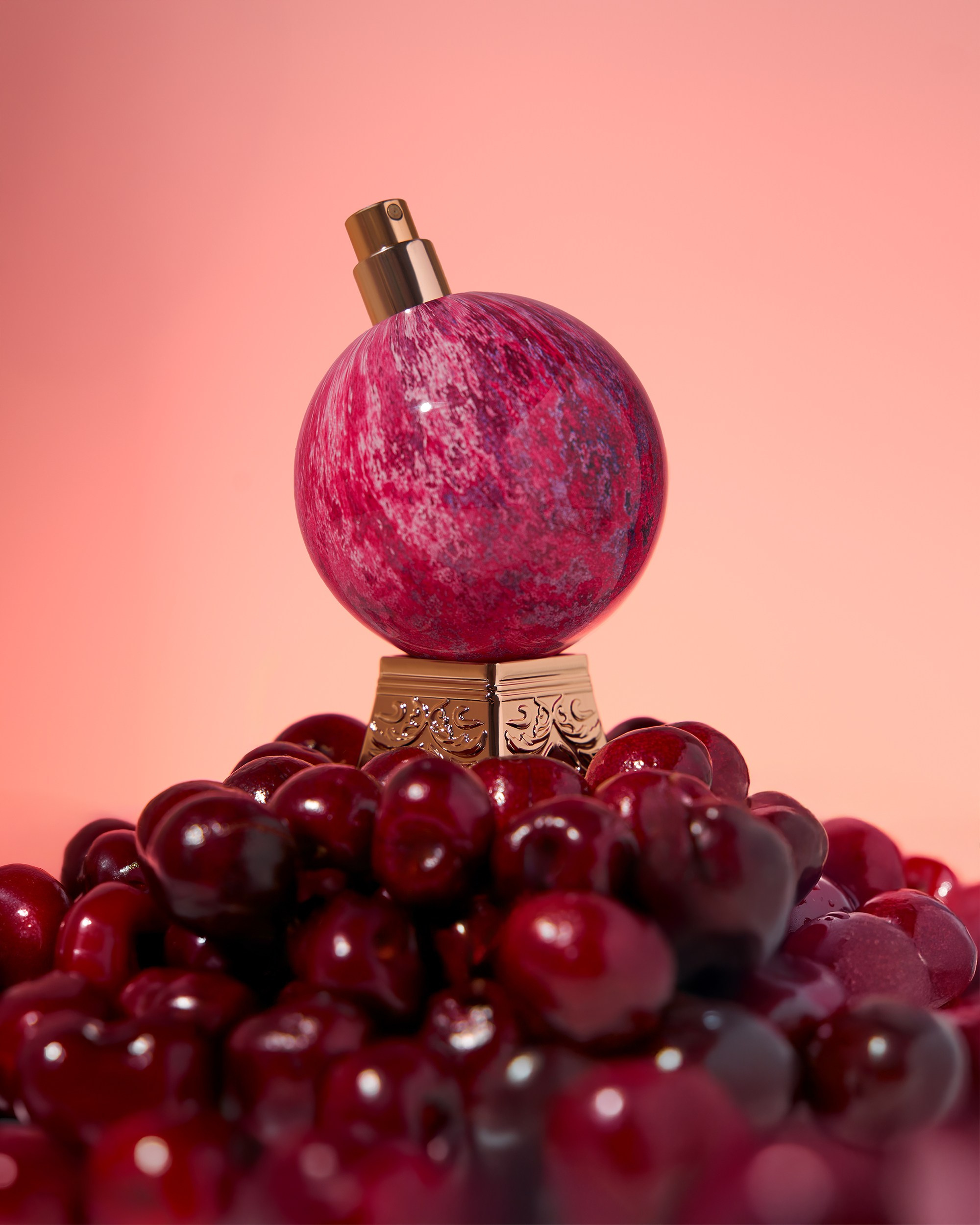 PRODUCT. Fashion and advertising photographer Alina Mikhalkovich Dubai